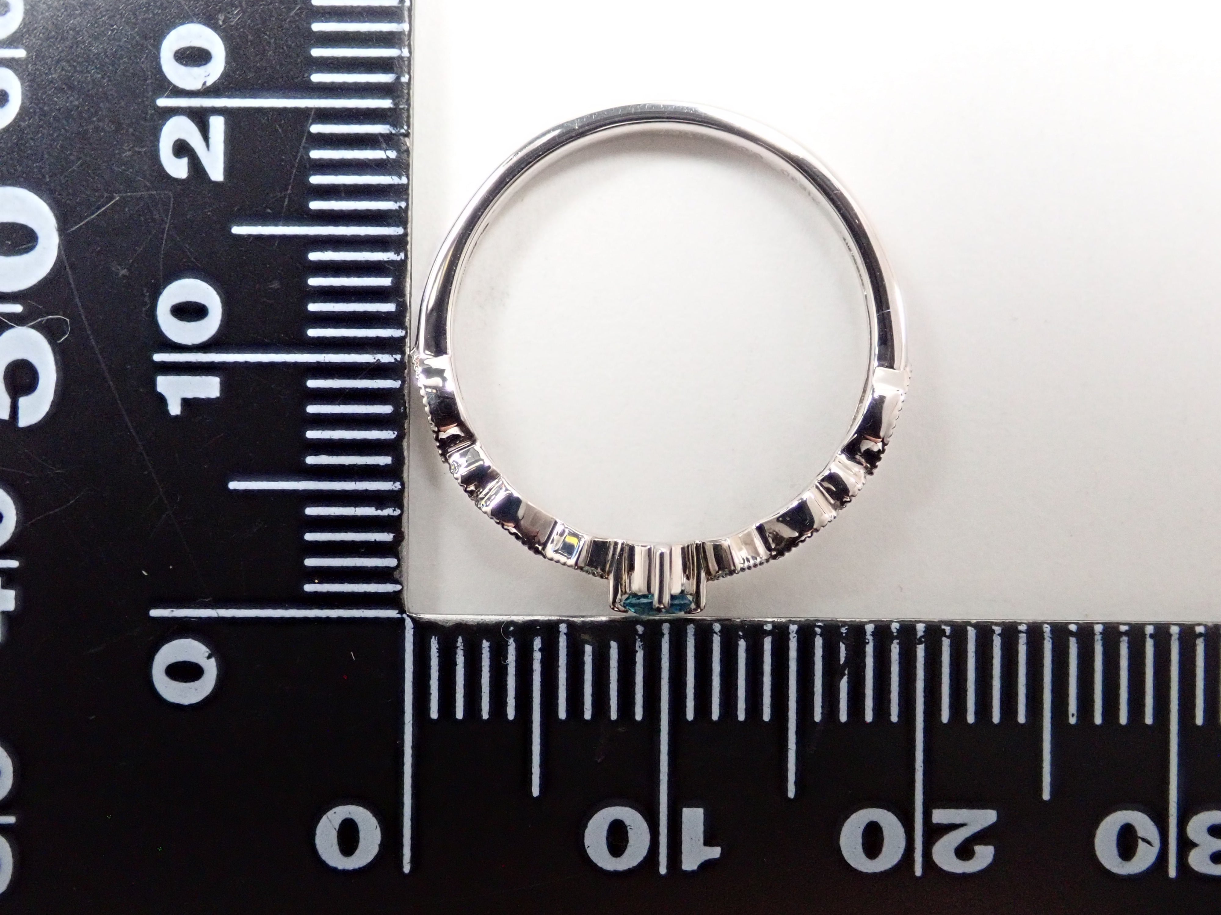 Pt950 コロンビア産ユークレース 0.07ct リング