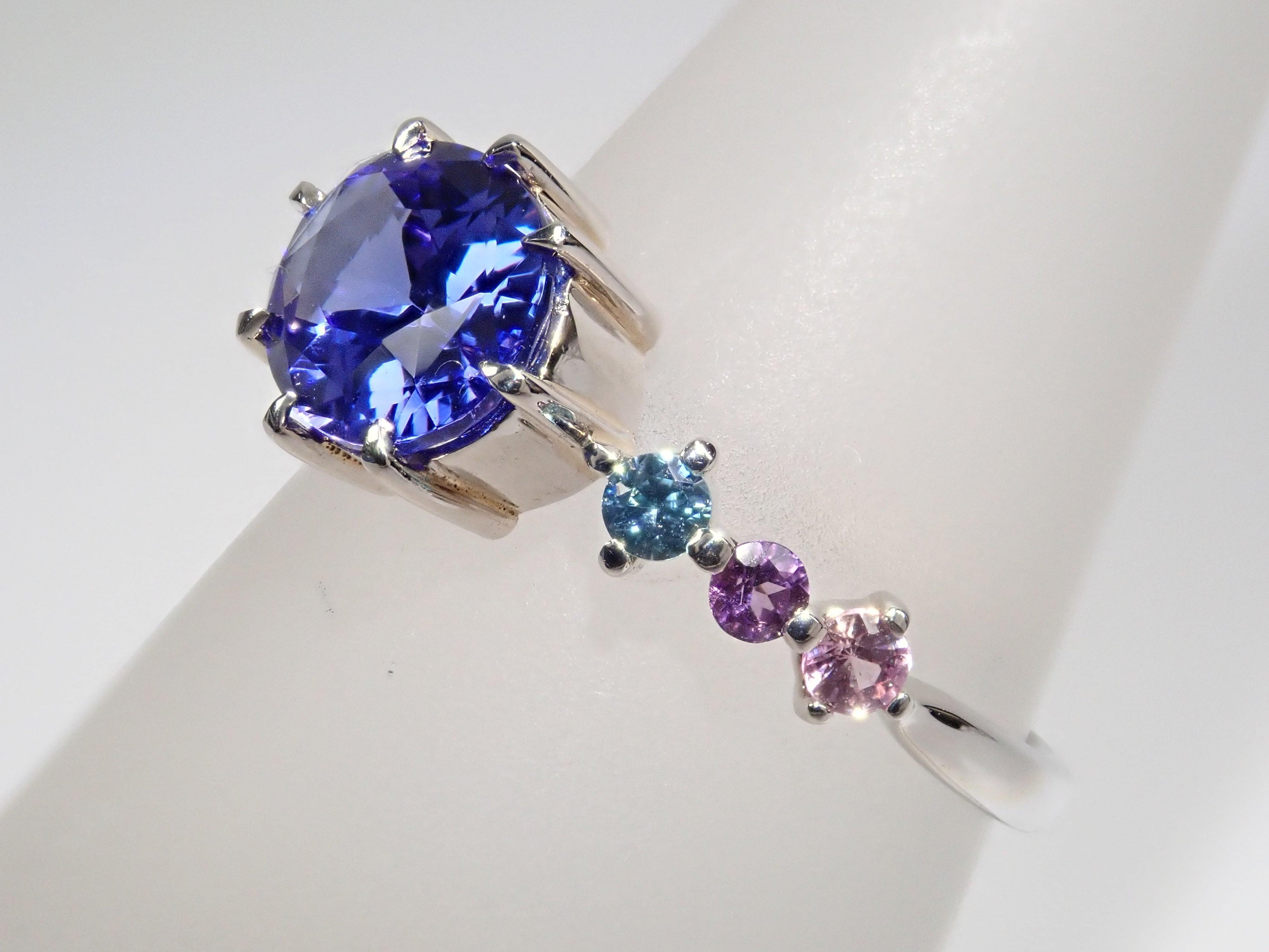 Pt950 タンザナイト 1.357ct リング