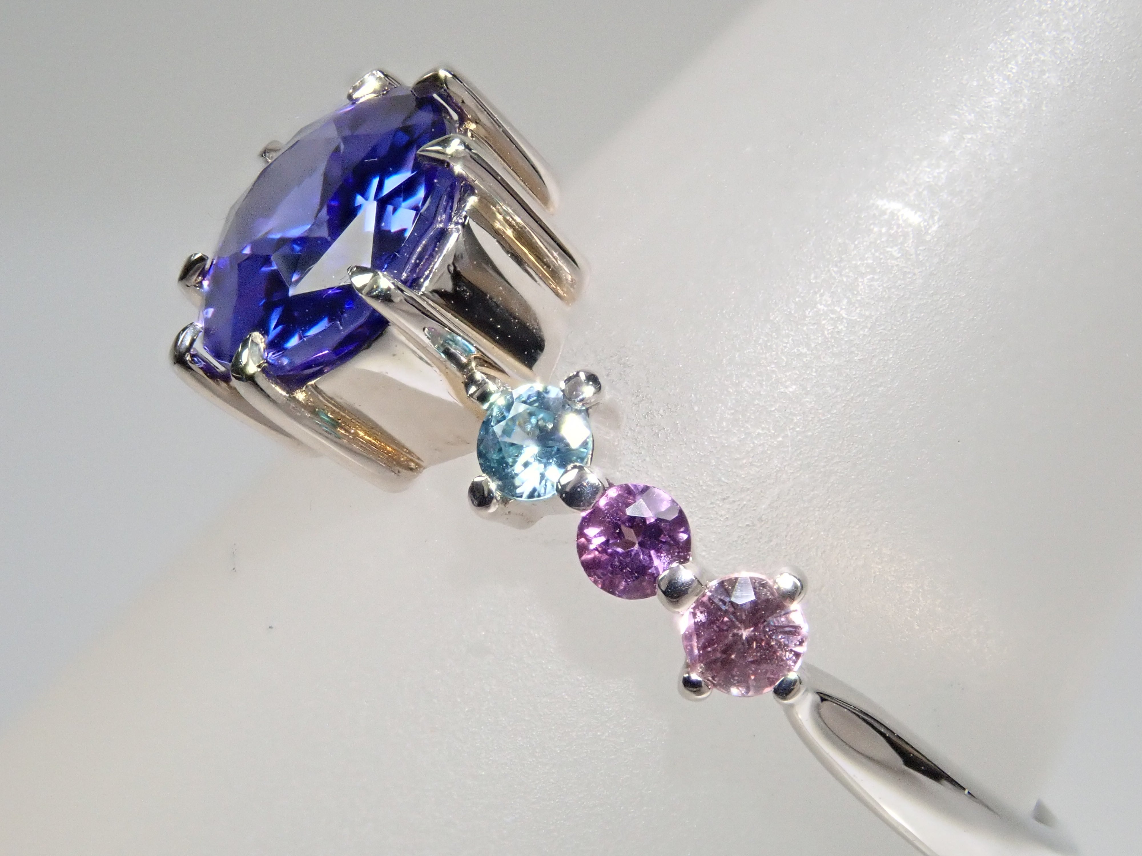 Pt950 タンザナイト 1.357ct リング