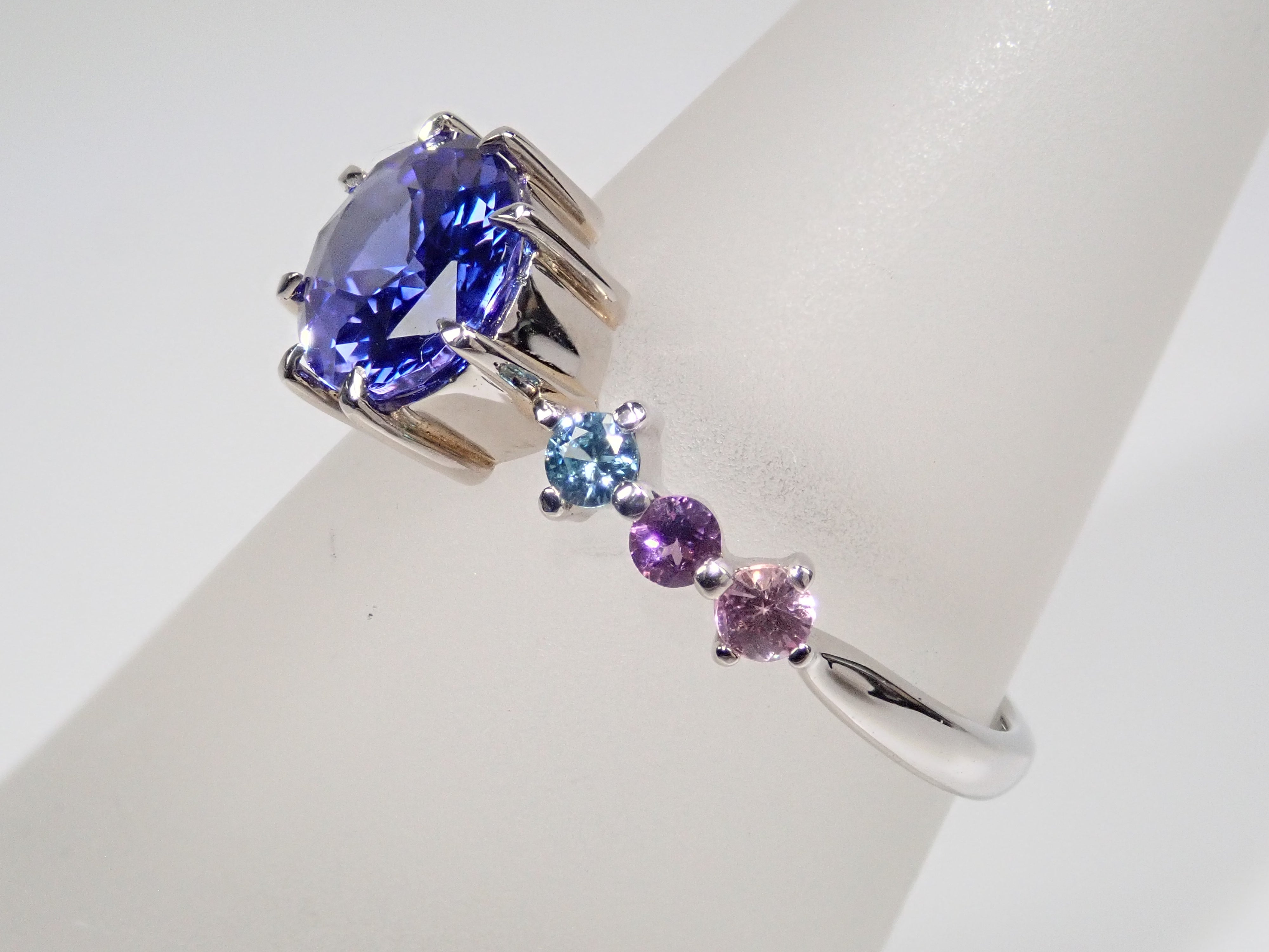 Pt950 タンザナイト 1.357ct リング