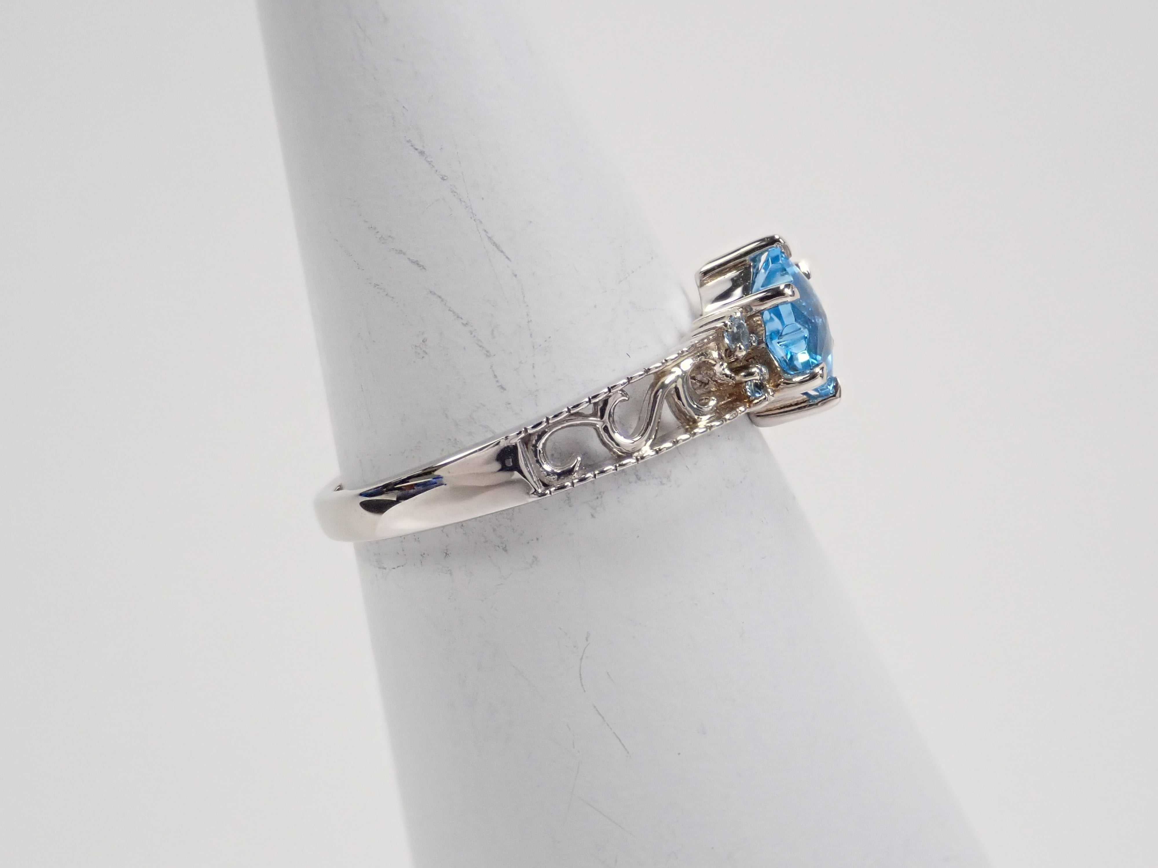 Pt950ブラジル産スイスブルートパーズ0.756ct・アクアマリンリング