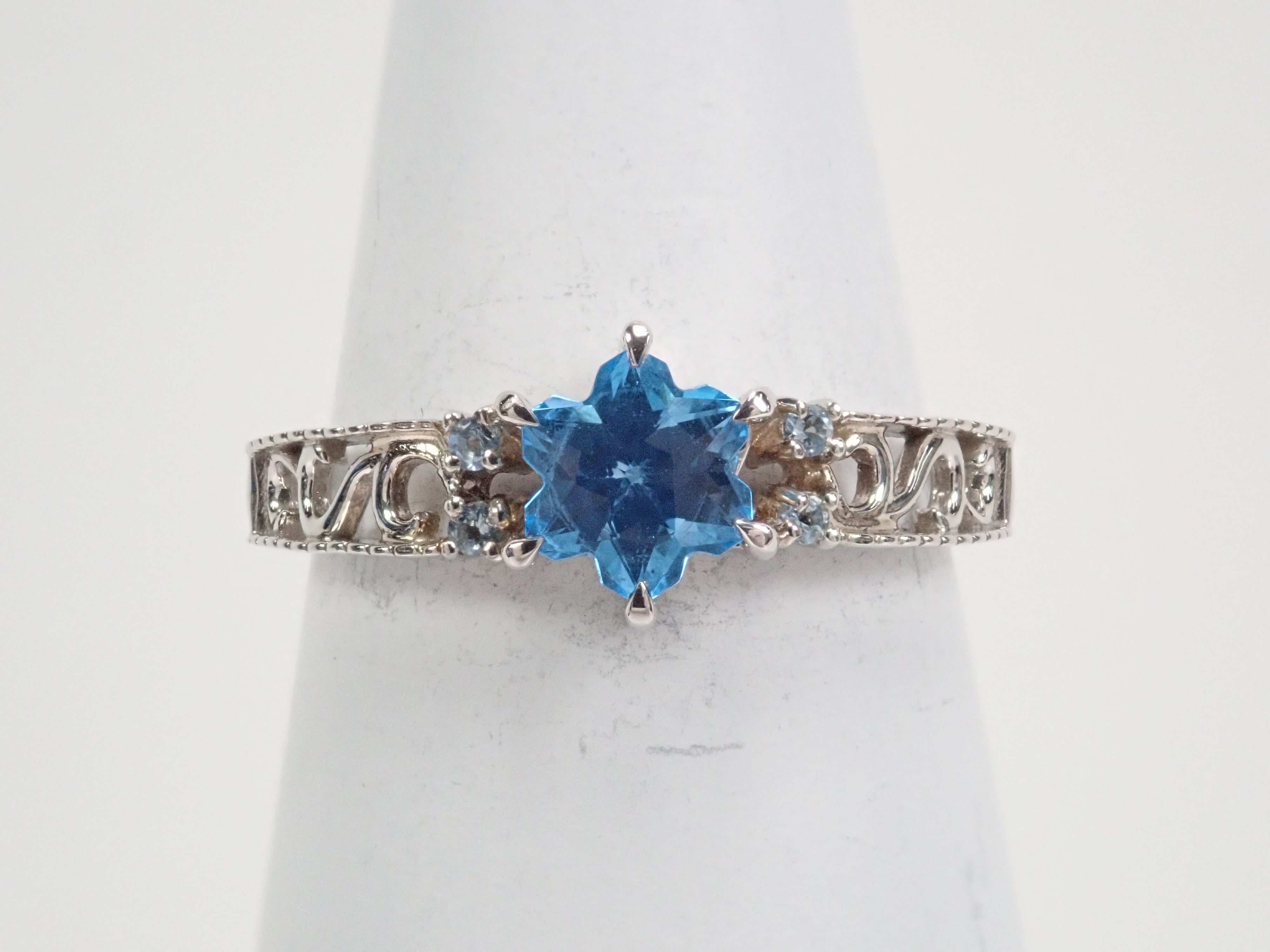Pt950ブラジル産スイスブルートパーズ0.756ct・アクアマリンリング