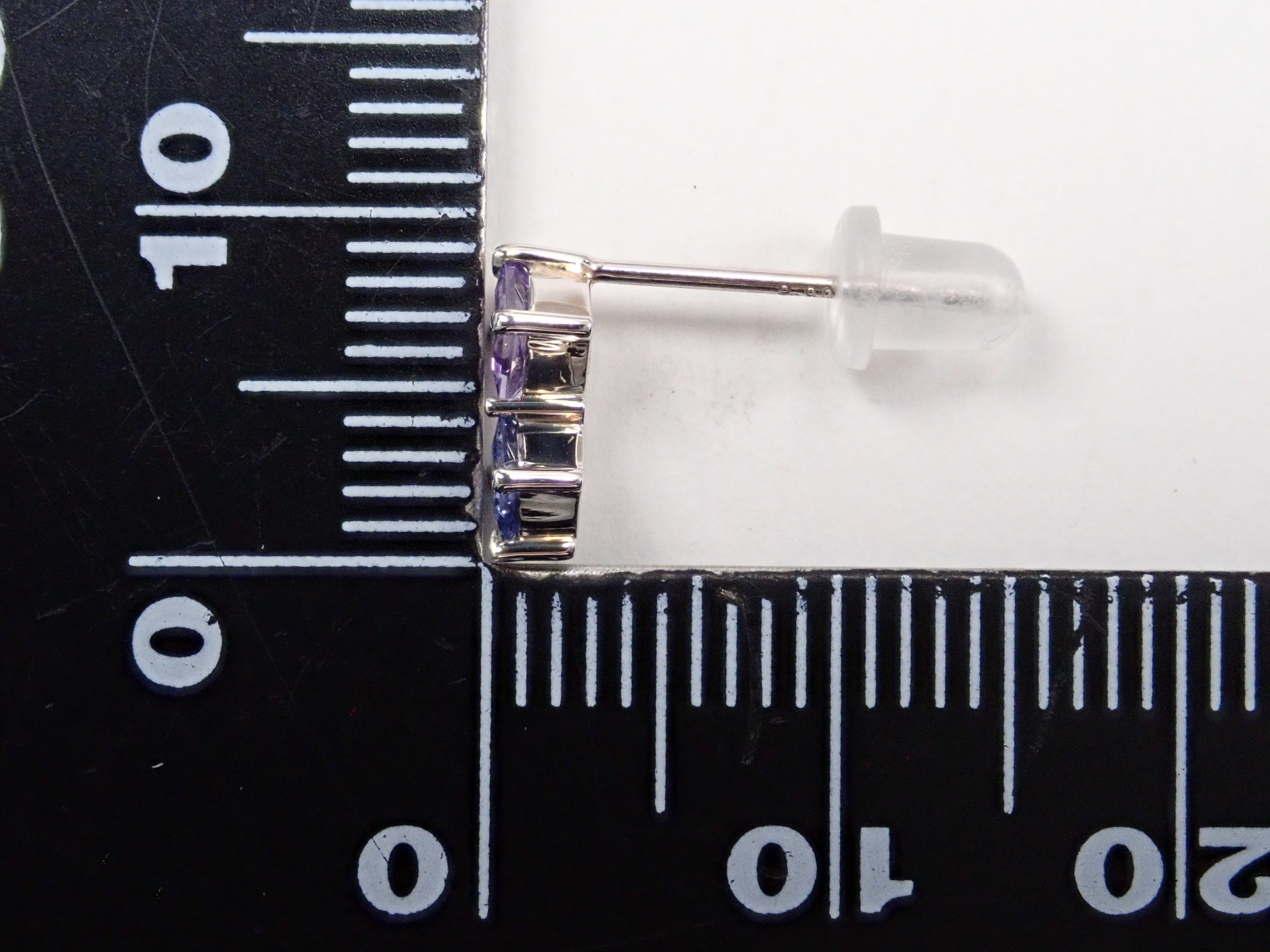 Pt950 パープルサファイア 0.318ct ピアス
