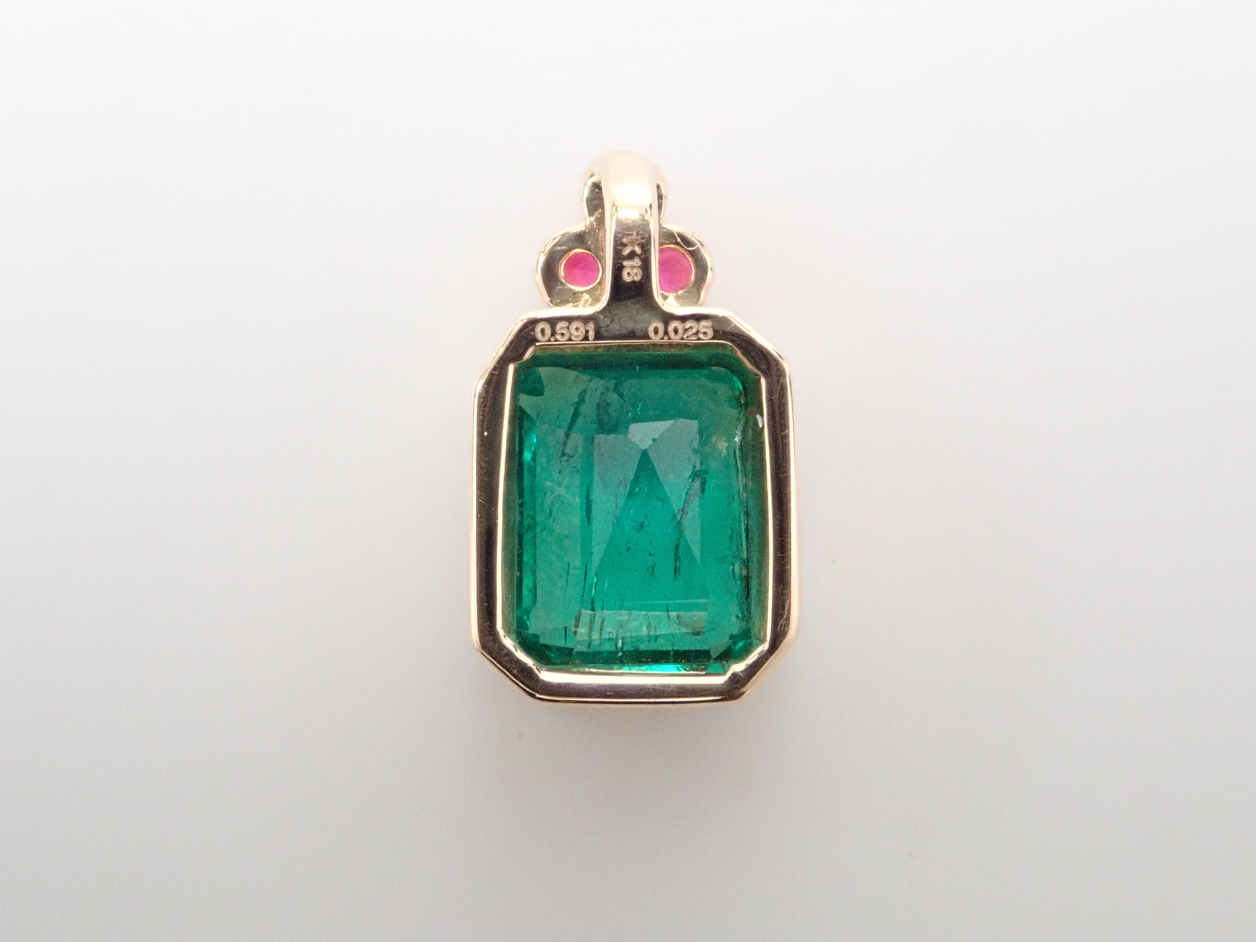 K18YG コロンビア産エメラルド 0.591ct ペンダント(ネックレス)