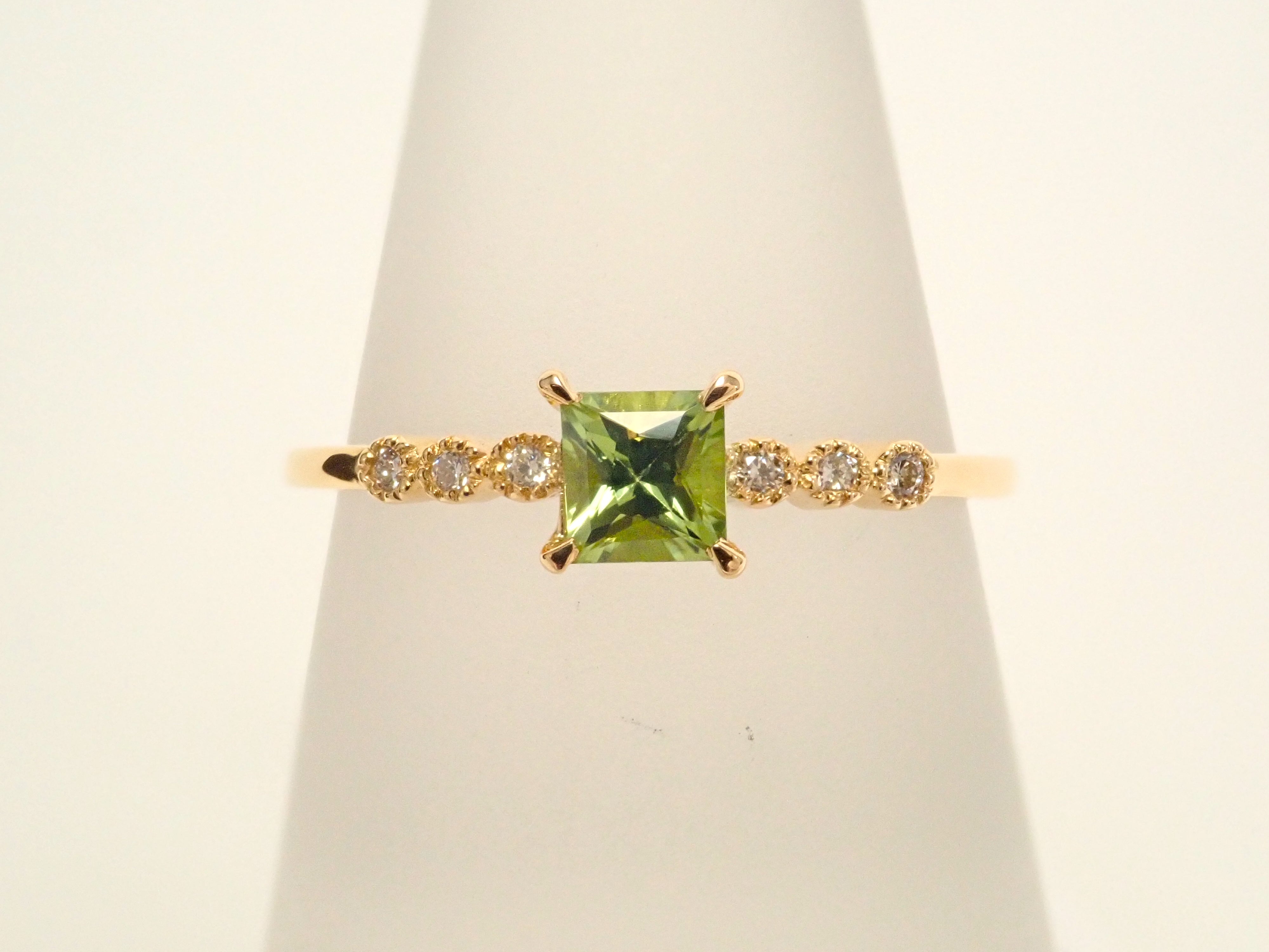 K18YG アメリカ産ペリドット0.339ct・ダイヤモンドリング
