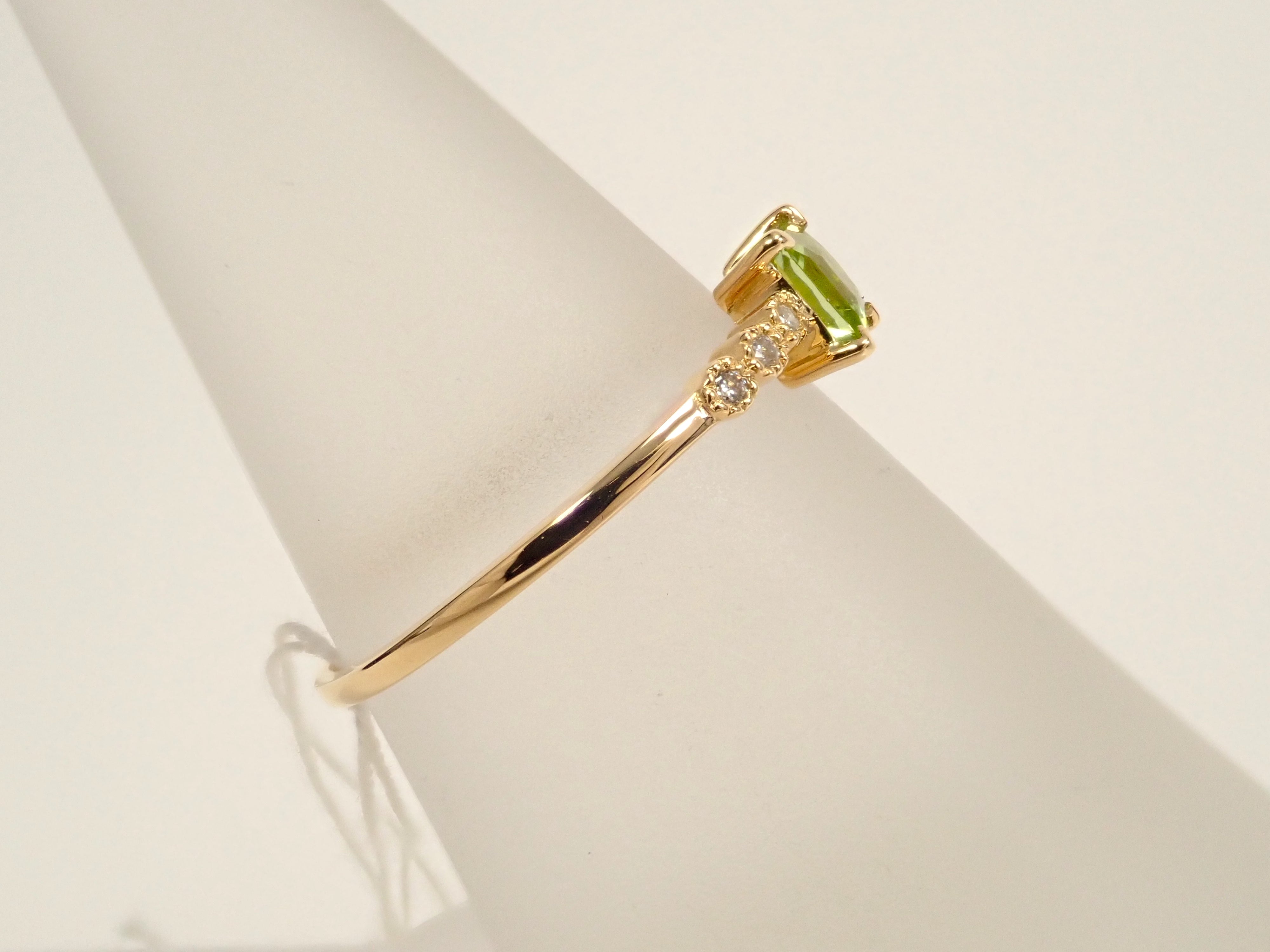 K18YG アメリカ産ペリドット0.339ct・ダイヤモンドリング