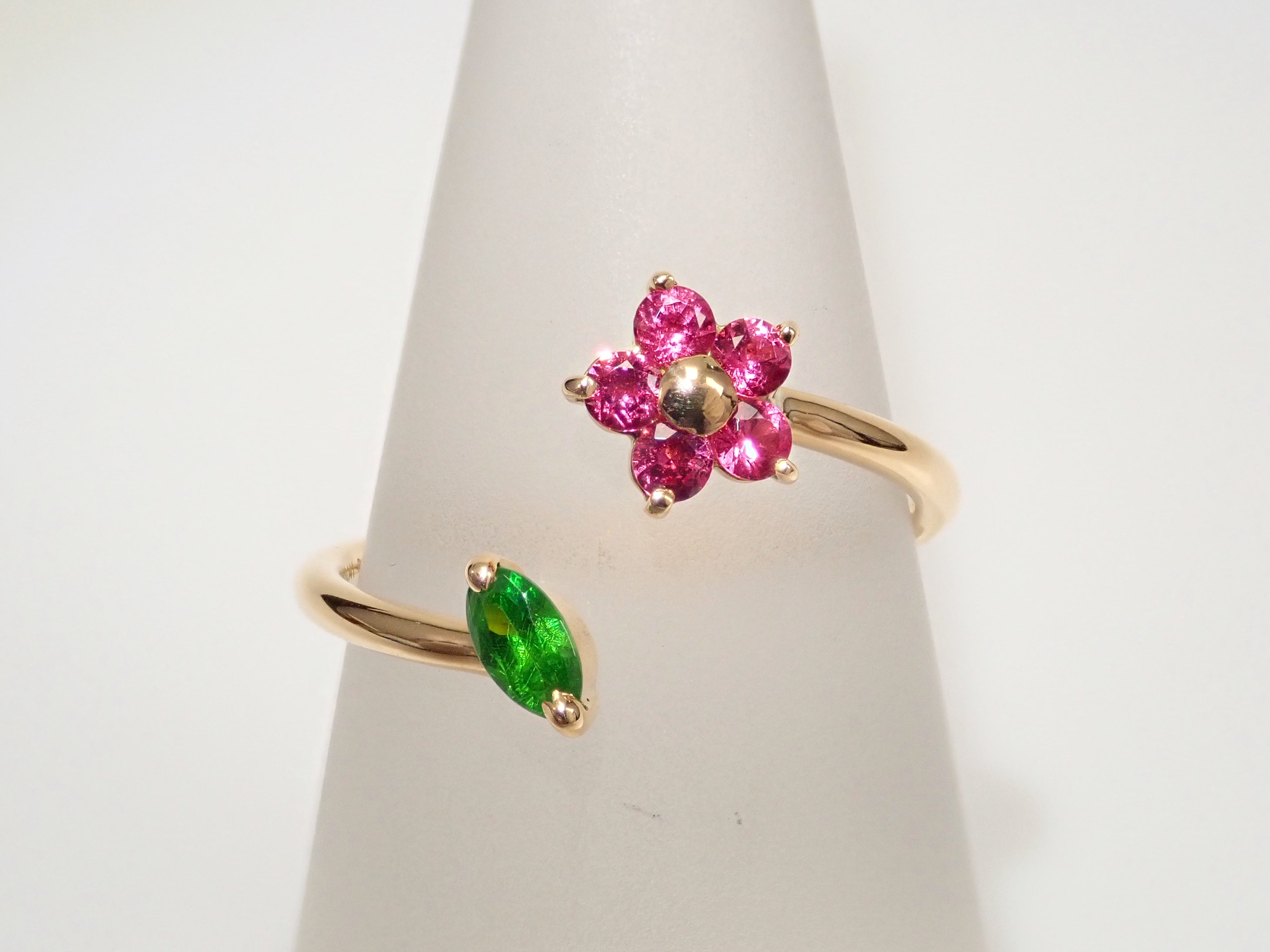 【抽選販売0123_05】K18YG ロシア産デマントイドガーネット(ホーステール認む) 0.141ct・ミャンマー産スピネルリング