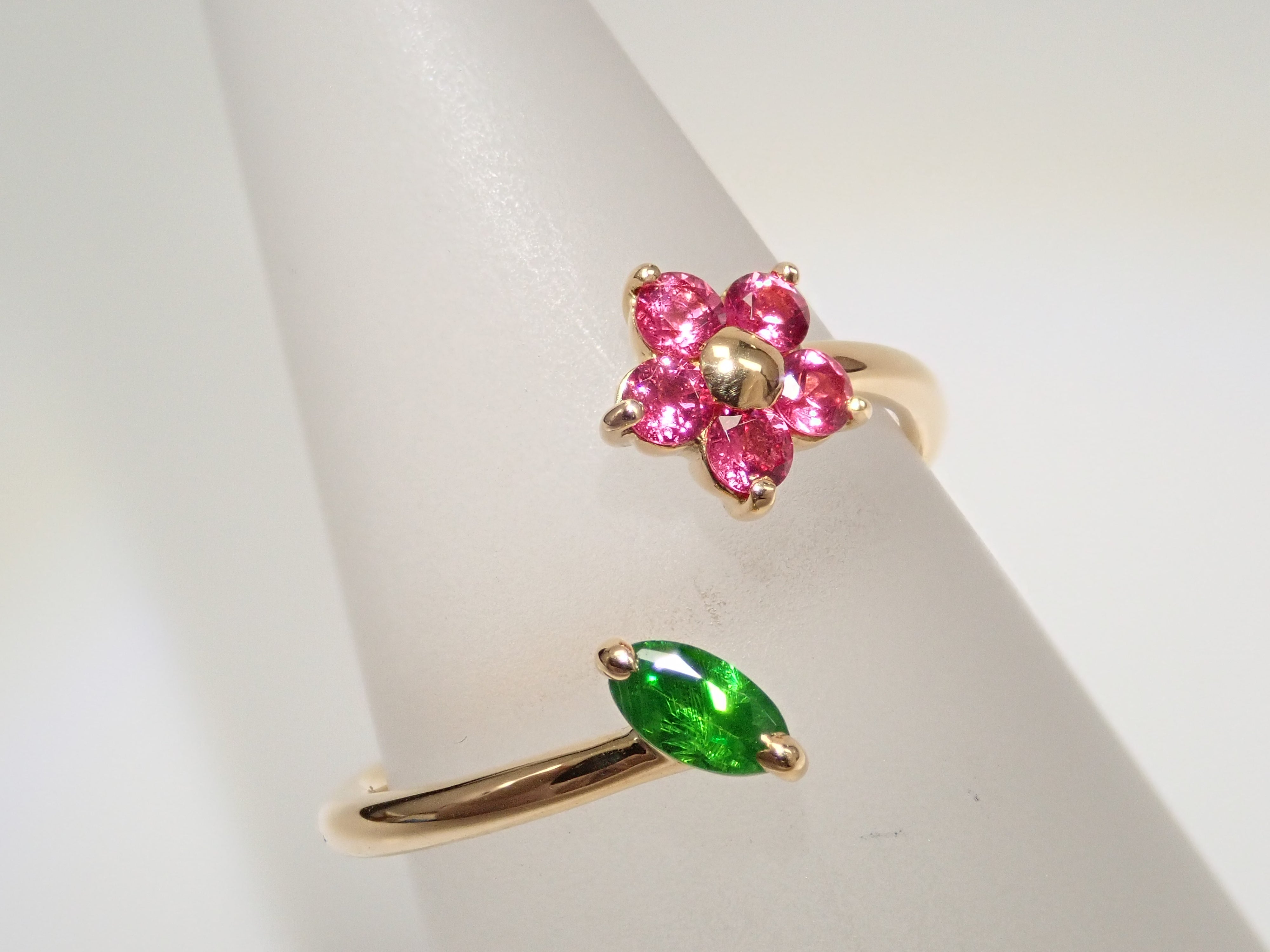 【抽選販売0123_05】K18YG ロシア産デマントイドガーネット(ホーステール認む) 0.141ct・ミャンマー産スピネルリング