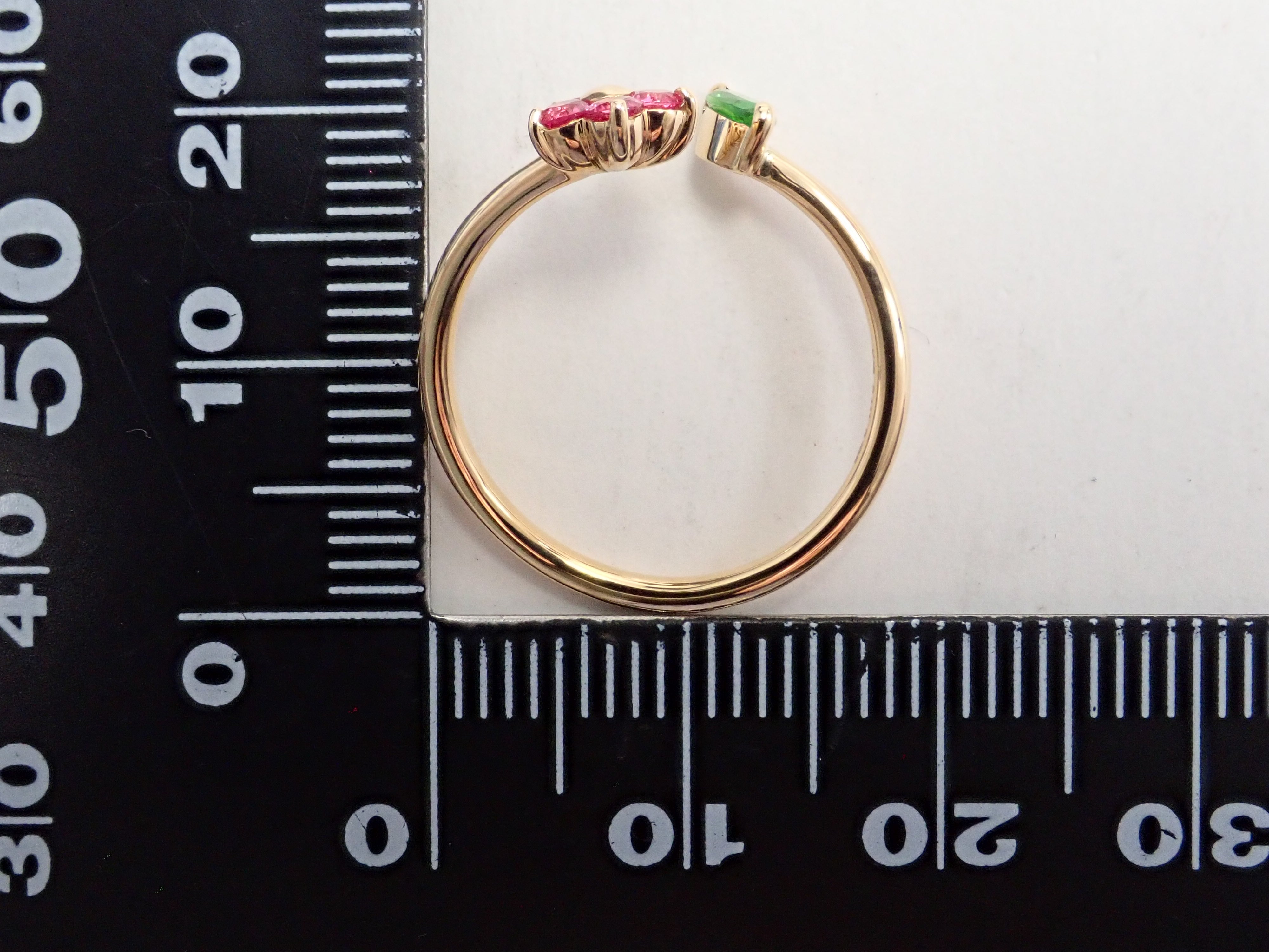 【抽選販売0123_05】K18YG ロシア産デマントイドガーネット(ホーステール認む) 0.141ct・ミャンマー産スピネルリング