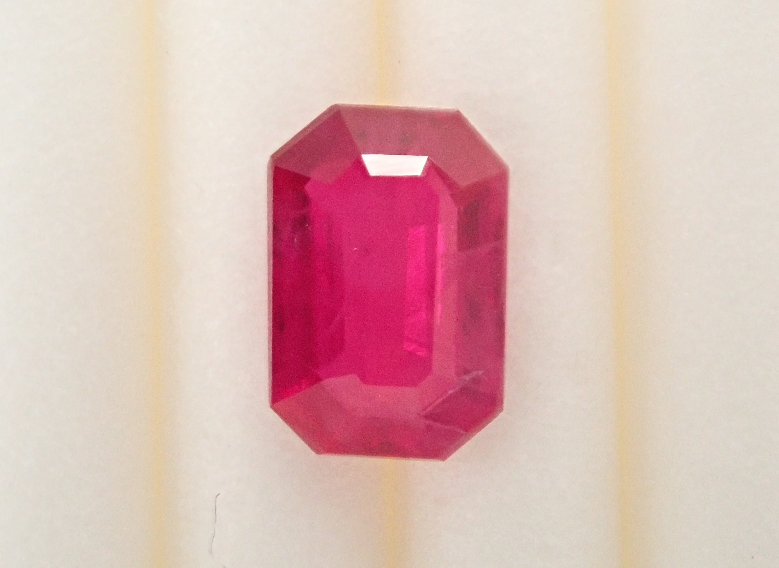 【1月11日晚間10點開賣】莫三比克紅寶石0.544克拉裸石,附真品證書