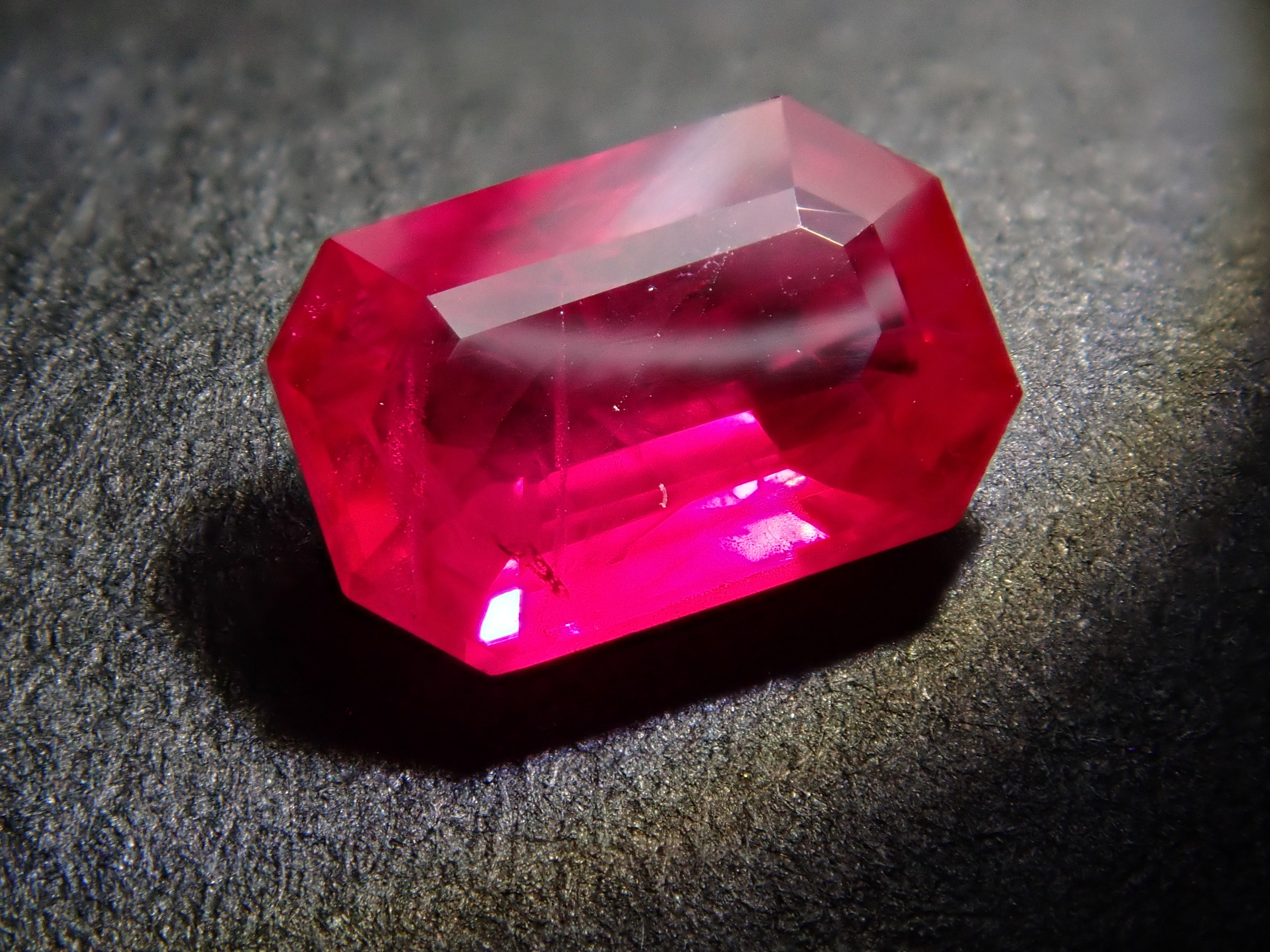 【1/11 22時販売】モザンビーク産ルビー 0.544ctルース 鑑別書