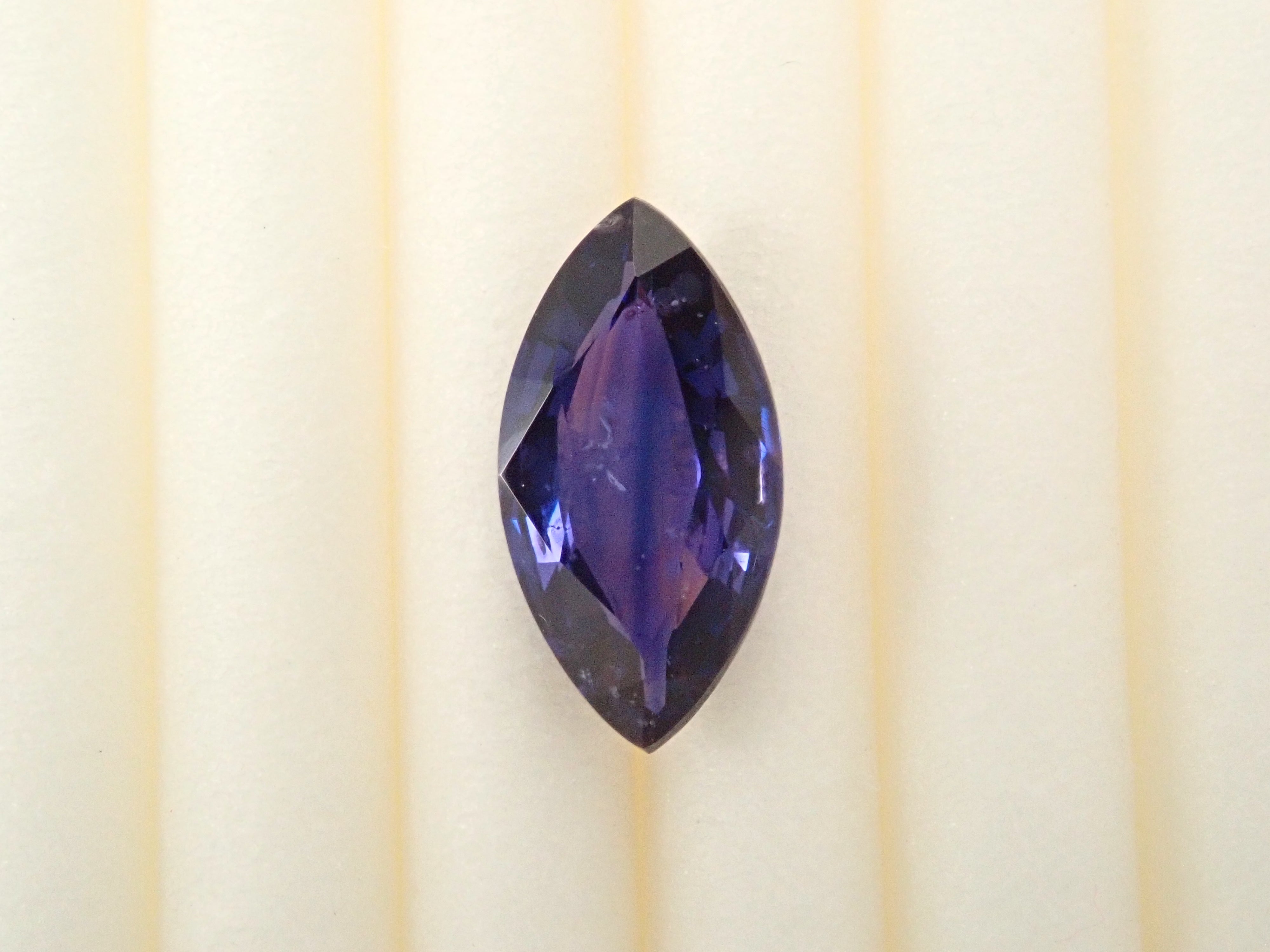 【1/11 22時販売】タンザニア産ヴァイオレットサファイア 0.920ctルース