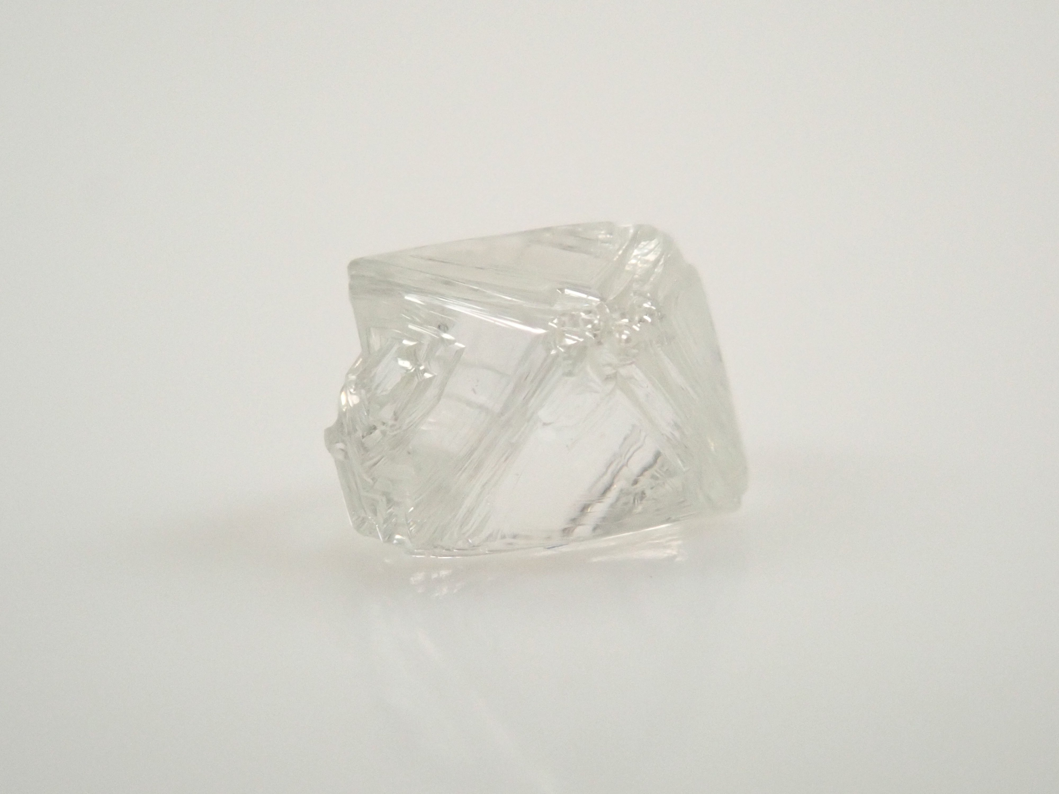 【1/12 22時販売】ダイヤモンド原石(ソーヤブル) 0.466ct原石(トライゴン有り)