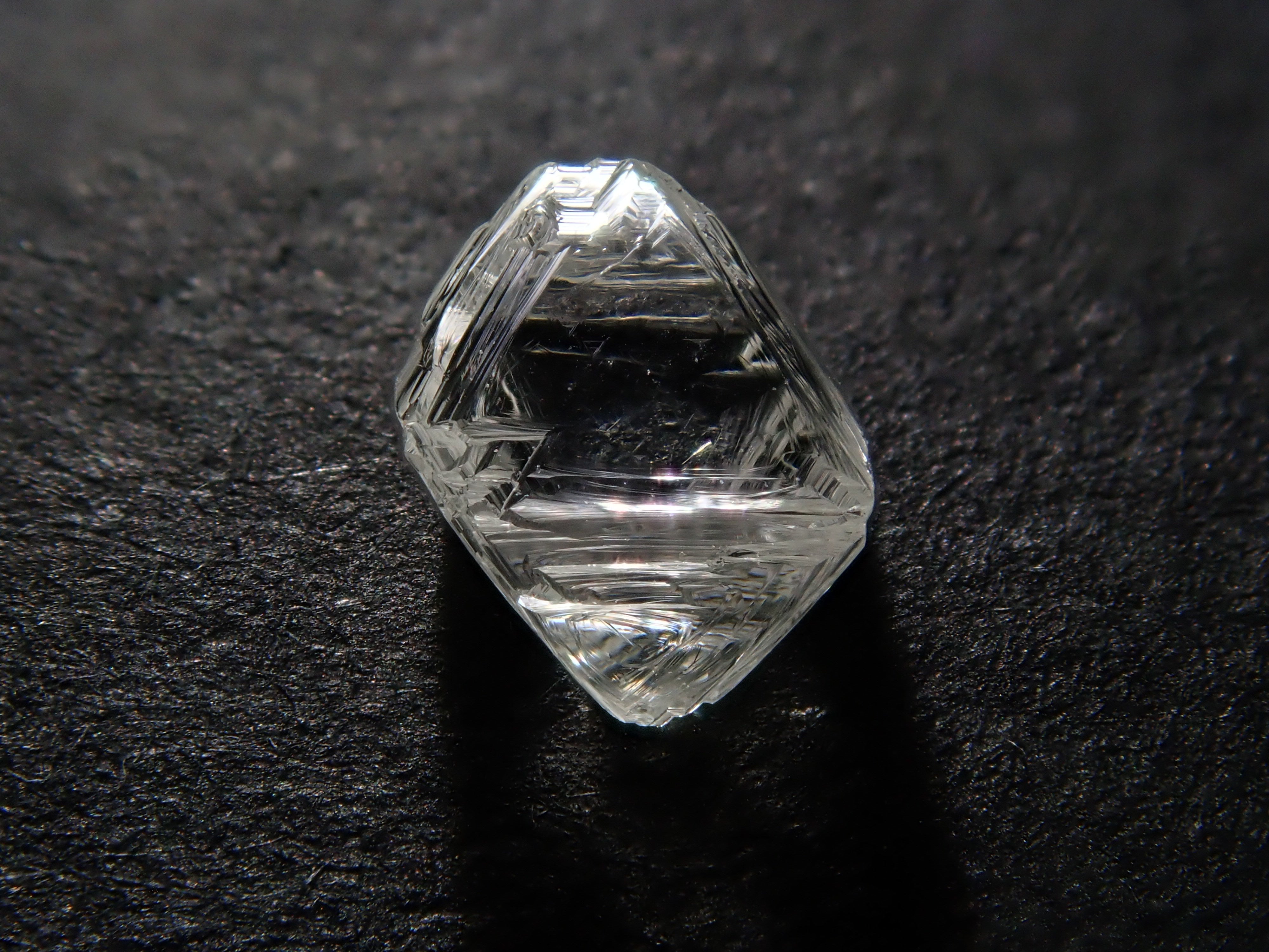 【1/12 22時販売】ダイヤモンド原石(ソーヤブル) 0.466ct原石(トライゴン有り)