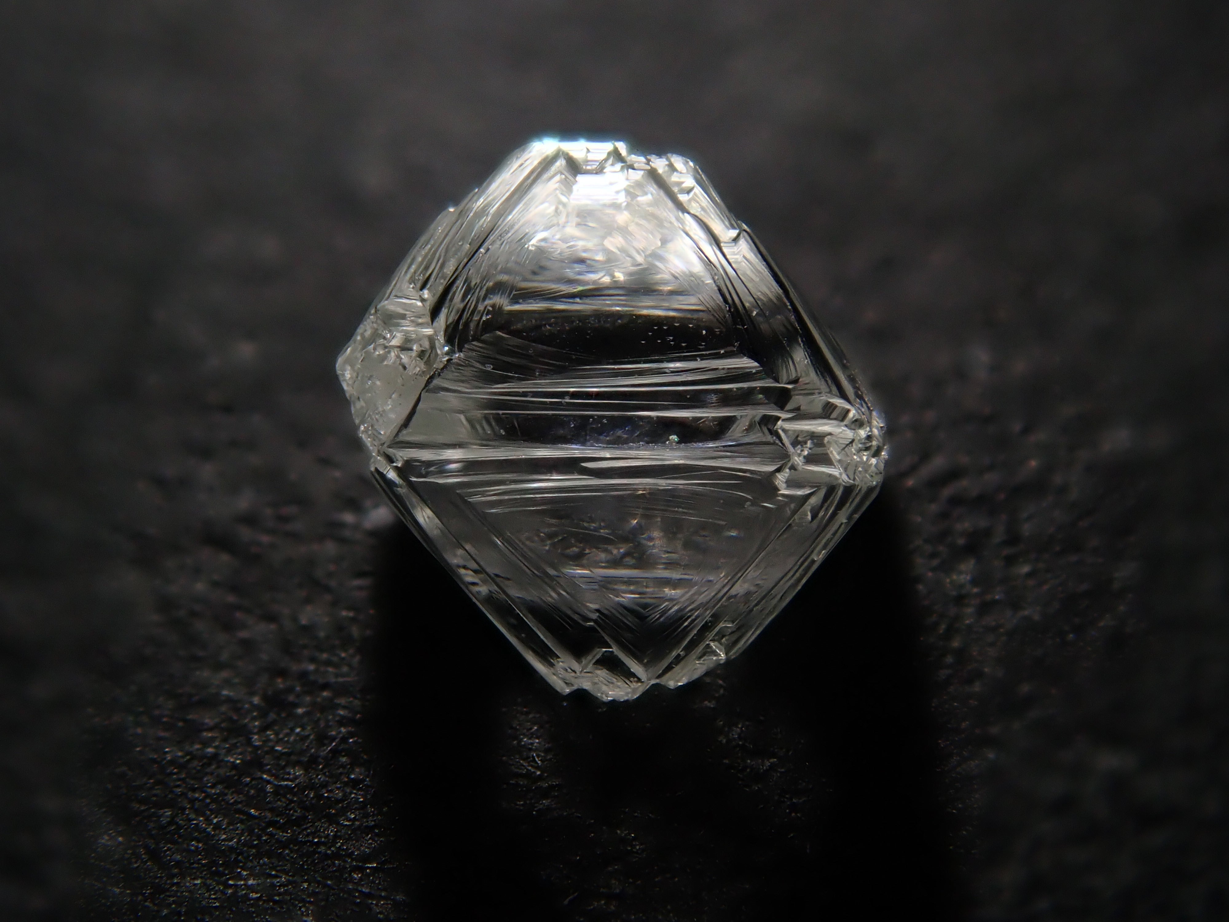 【1/12 22時販売】ダイヤモンド原石(ソーヤブル) 0.466ct原石(トライゴン有り)