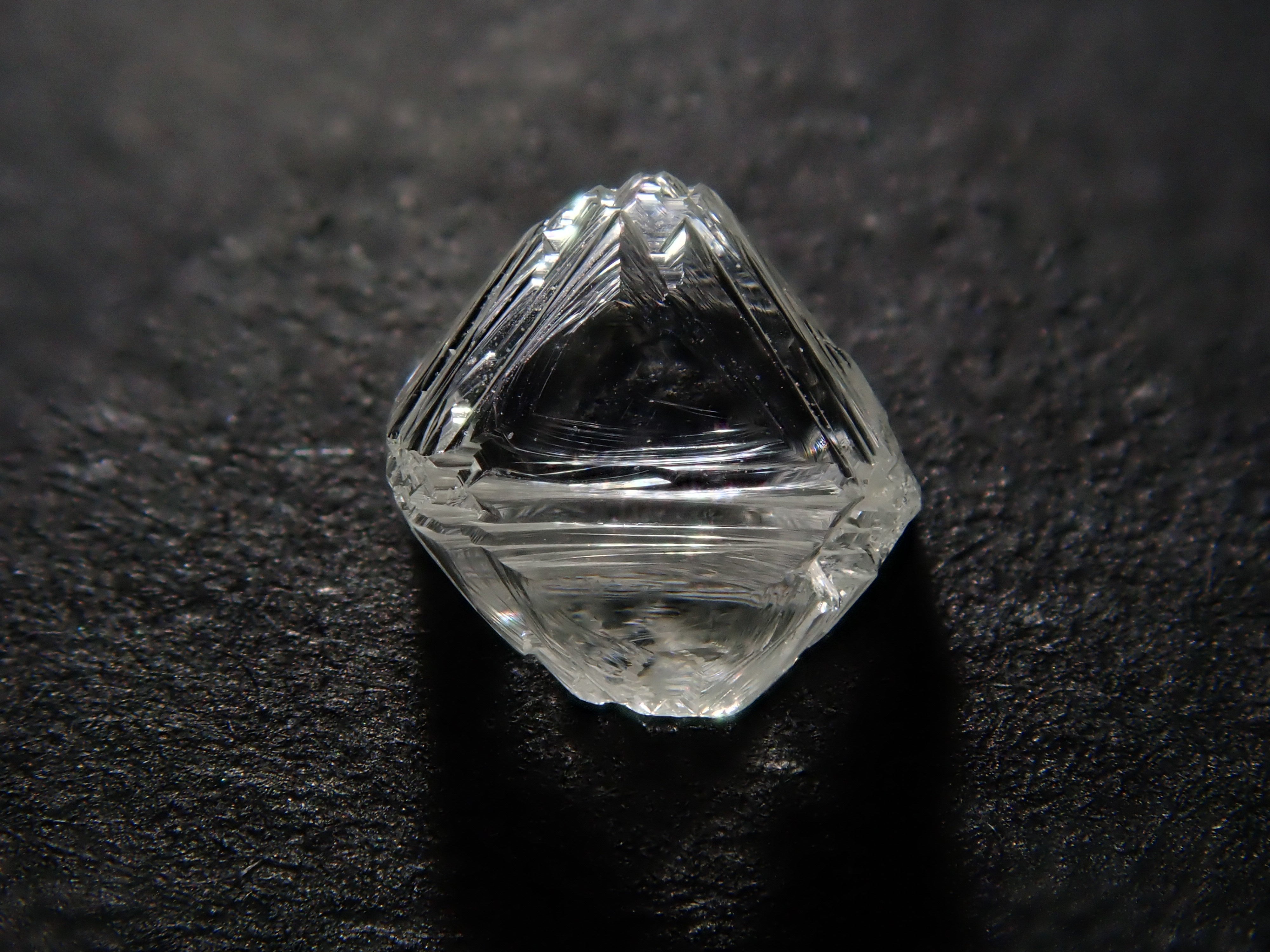 【1/12 22時販売】ダイヤモンド原石(ソーヤブル) 0.466ct原石(トライゴン有り)