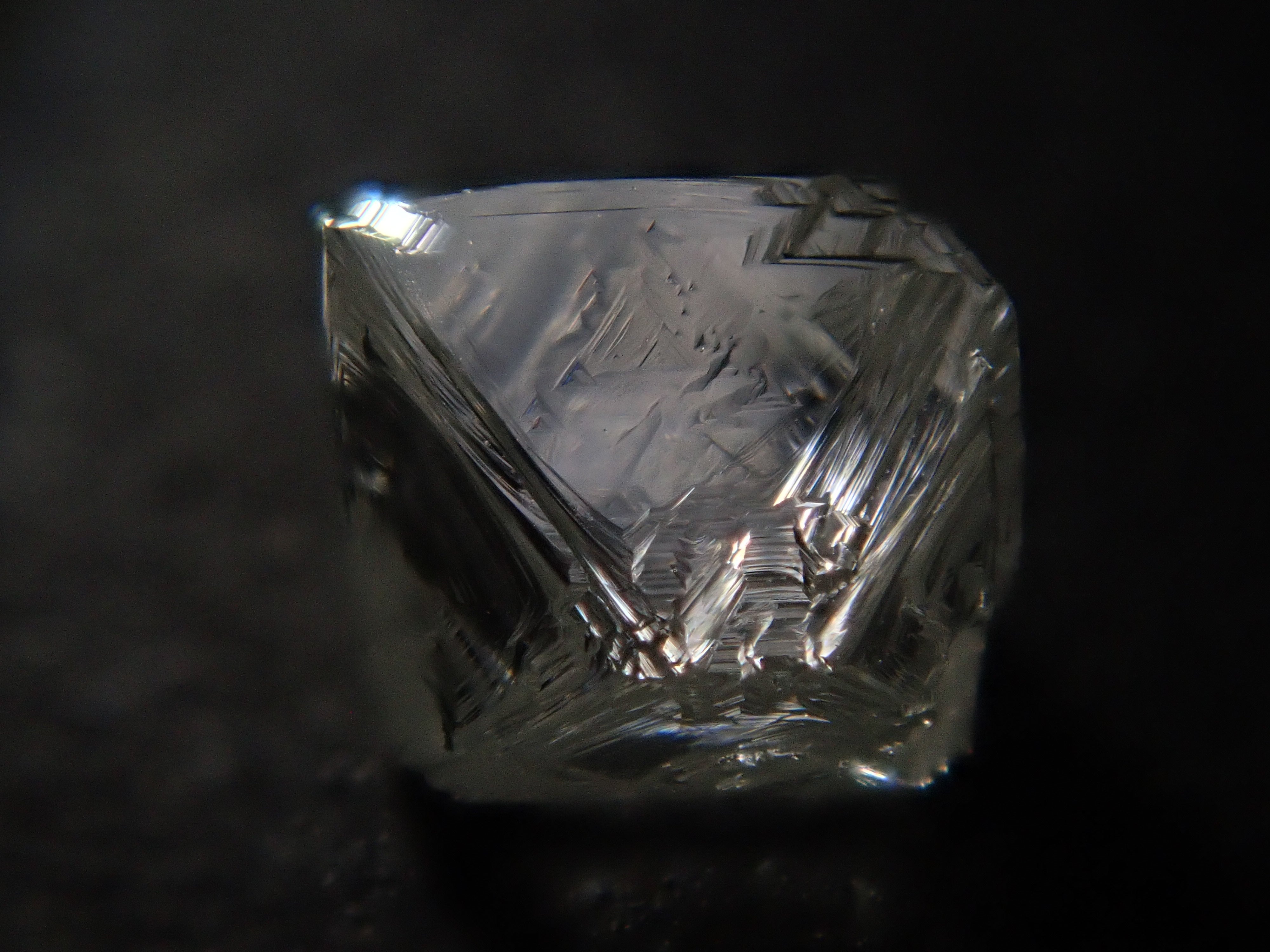 【1/12 22時販売】ダイヤモンド原石(ソーヤブル) 0.466ct原石(トライゴン有り)