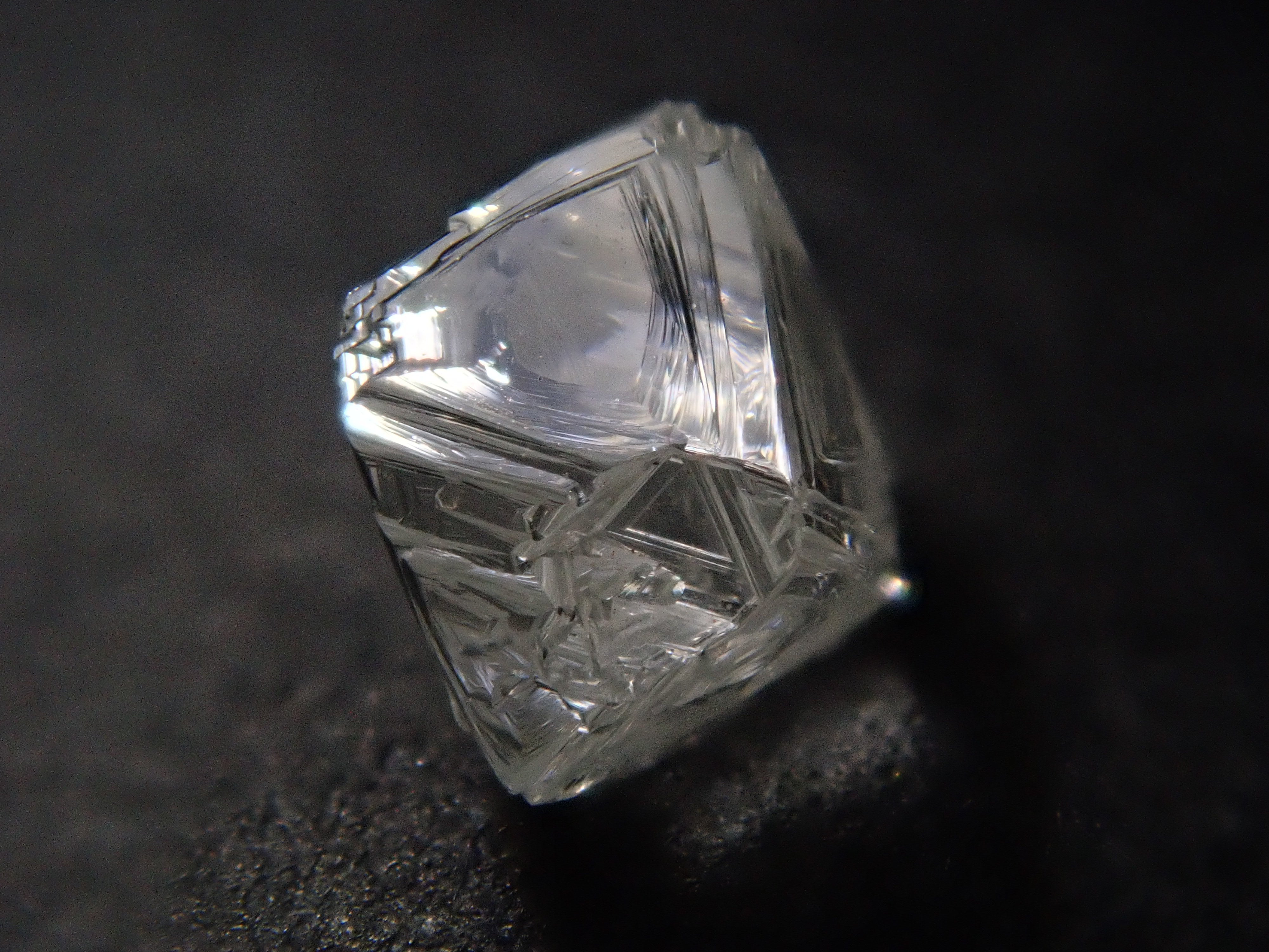 【1/12 22時販売】ダイヤモンド原石(ソーヤブル) 0.466ct原石(トライゴン有り)