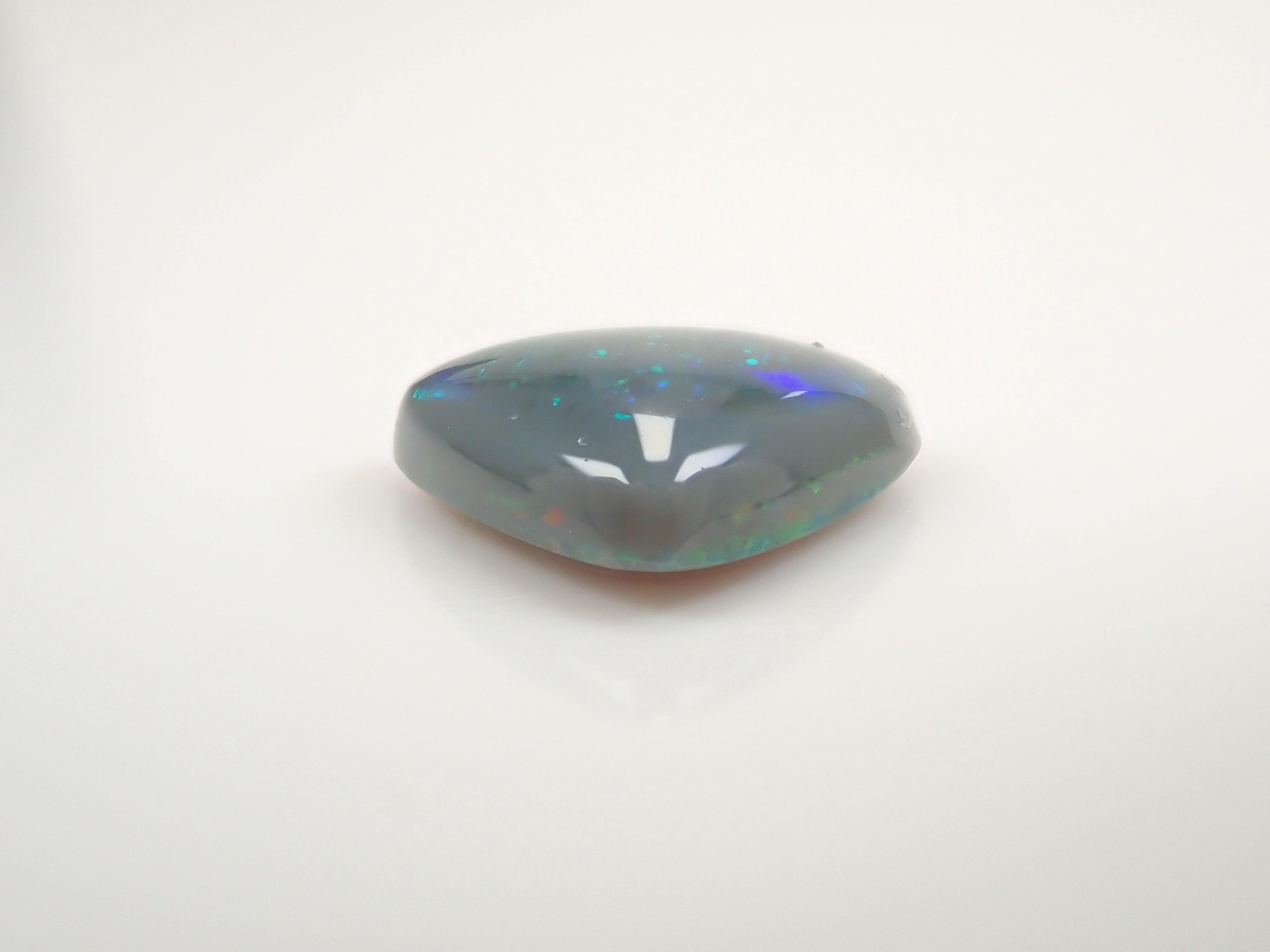 【1/11 22時販売】オーストラリア産ブラックオパール 2.275ctルース(両面タイプ)