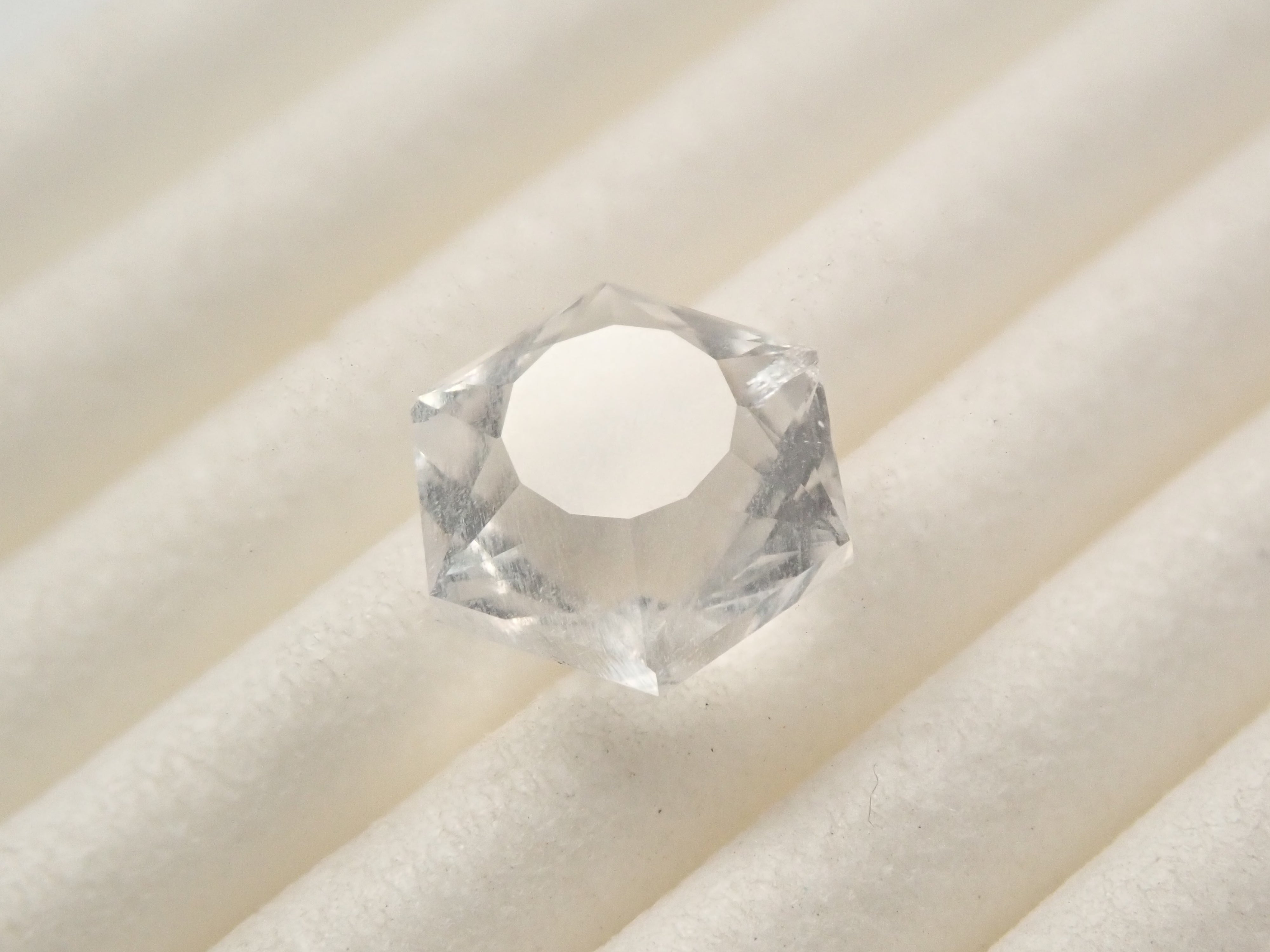 タンザニア産ペリステライト 1.592ctルース