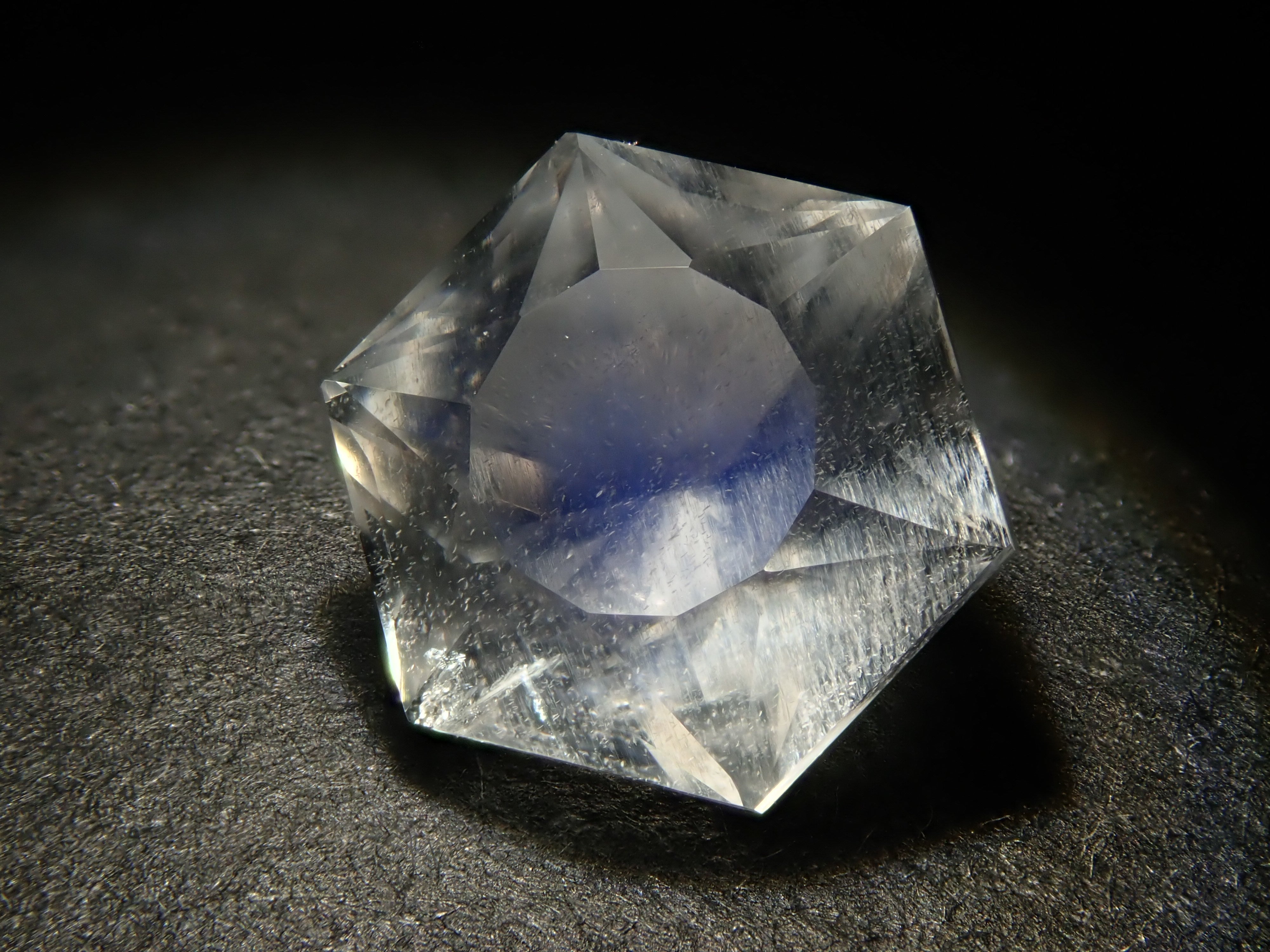 タンザニア産ペリステライト 1.592ctルース