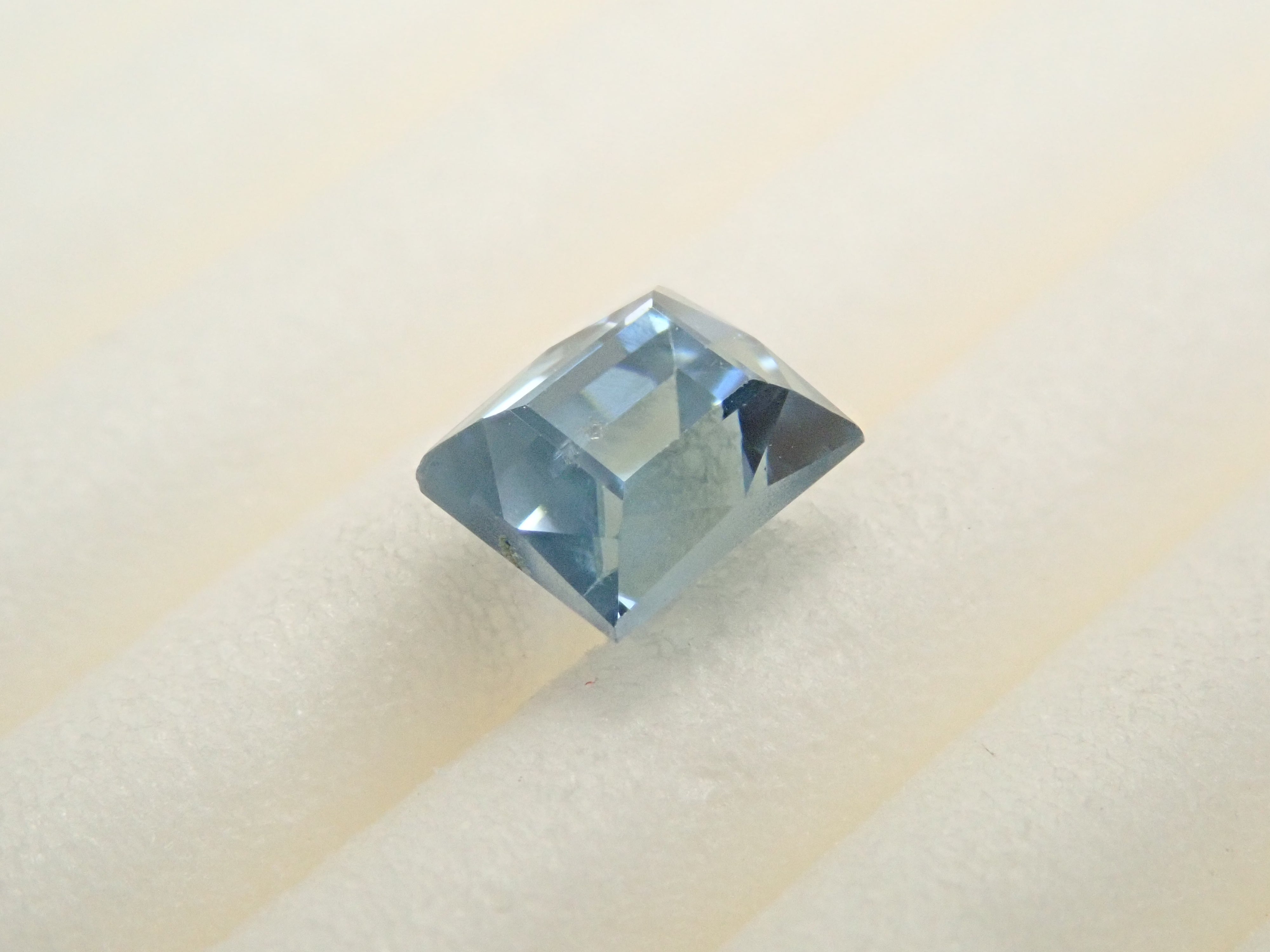 【1/11 22時販売】ミャンマー産カラーチェンジジルコン 1.043ctルース