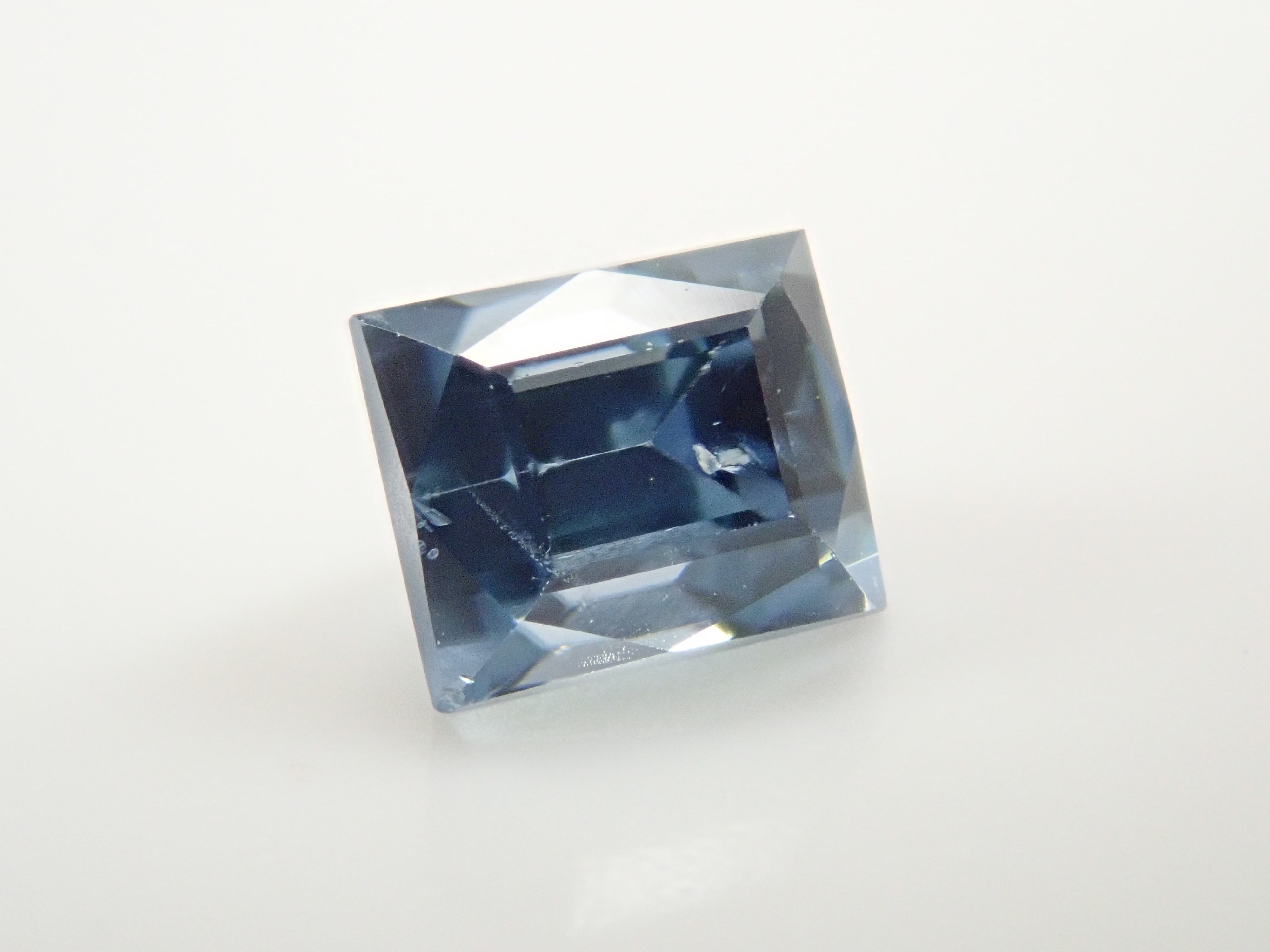 【1/11 22時販売】ミャンマー産カラーチェンジジルコン 1.043ctルース