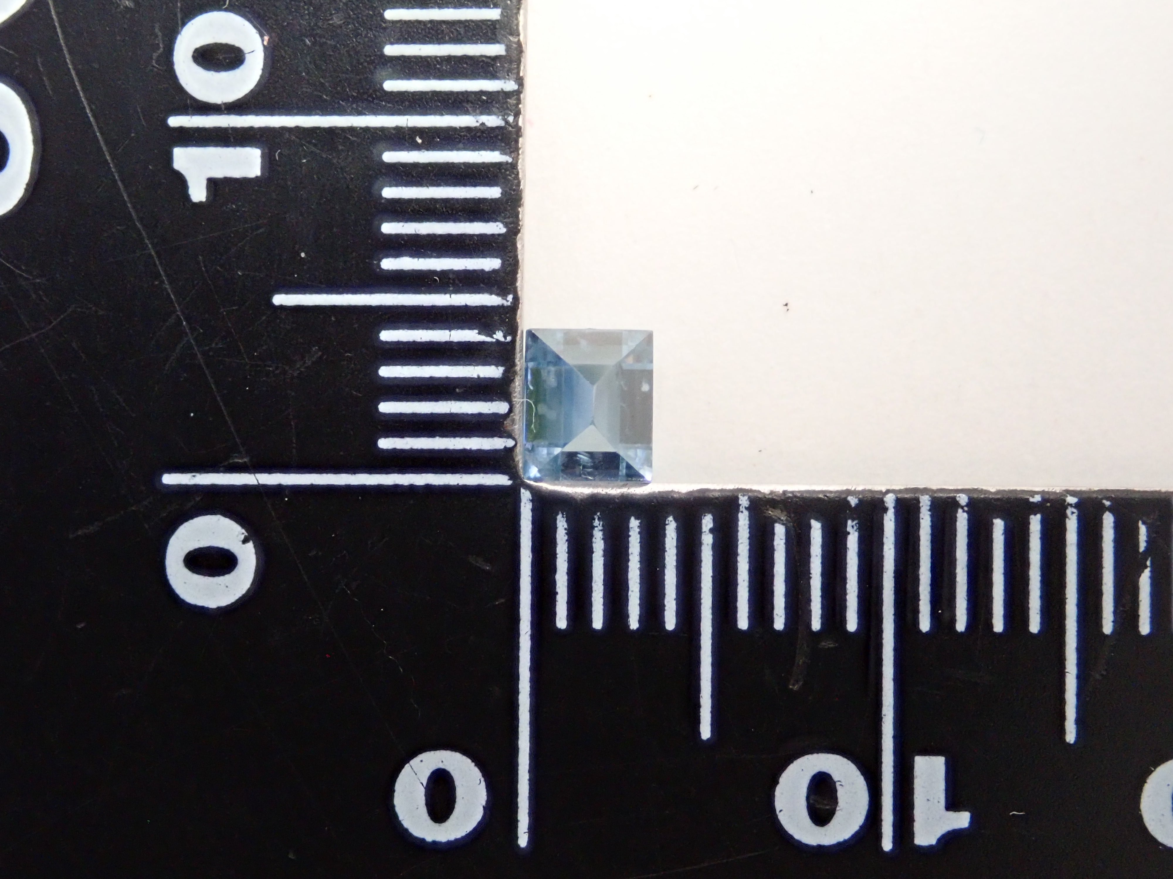 【1/11 22時販売】ミャンマー産カラーチェンジジルコン 1.043ctルース