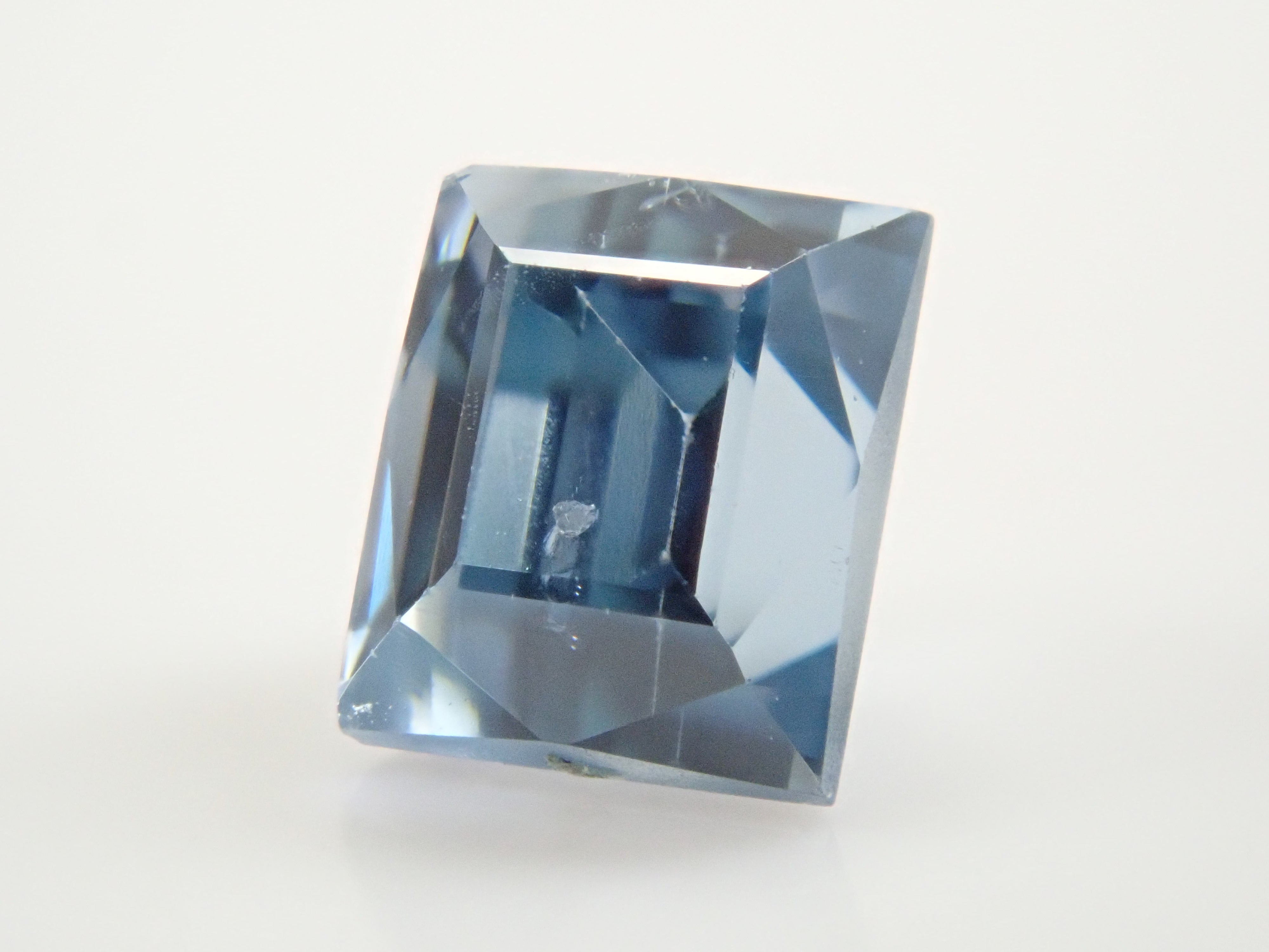 【1/11 22時販売】ミャンマー産カラーチェンジジルコン 1.043ctルース