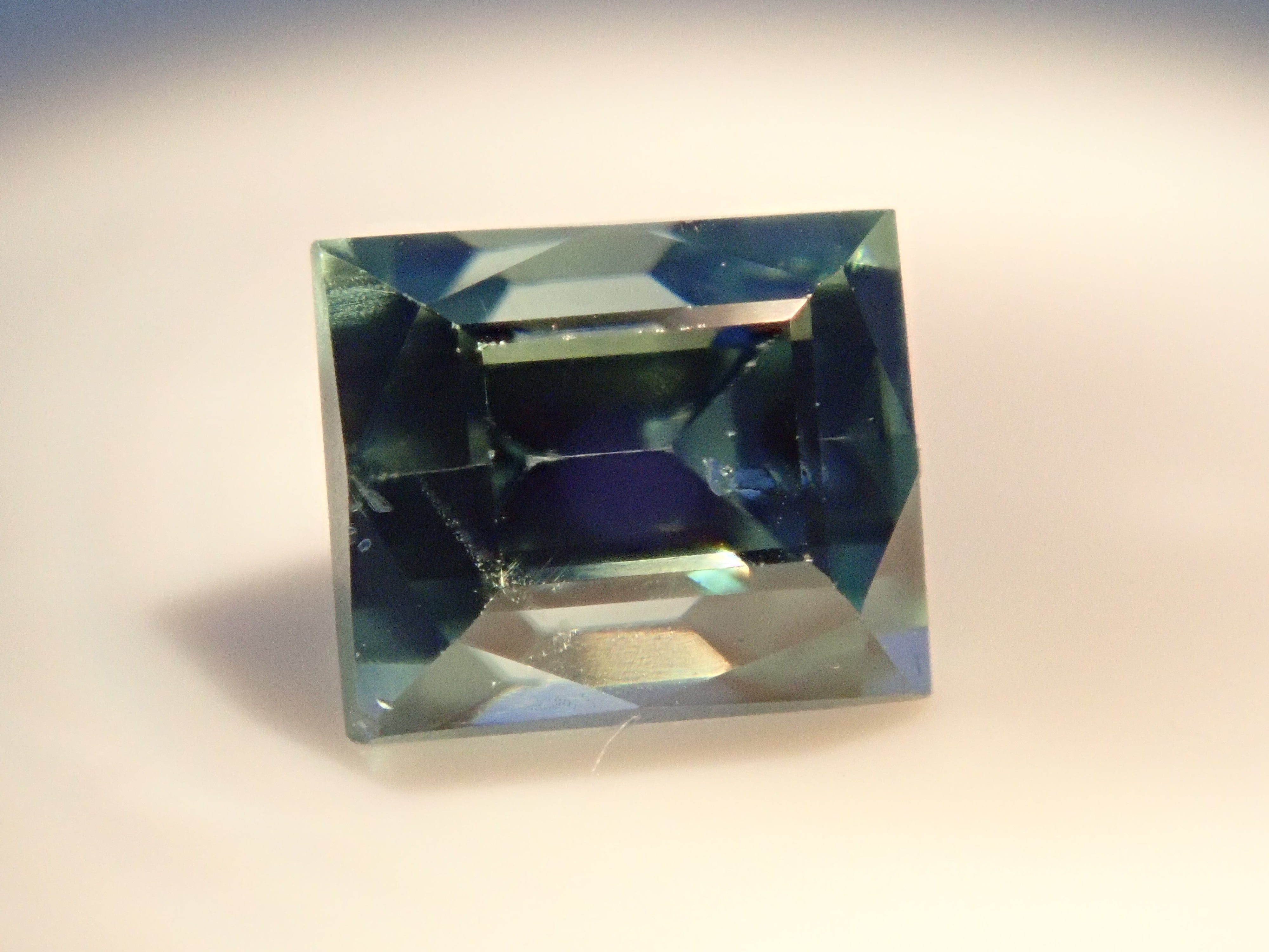 【1/11 22時販売】ミャンマー産カラーチェンジジルコン 1.043ctルース