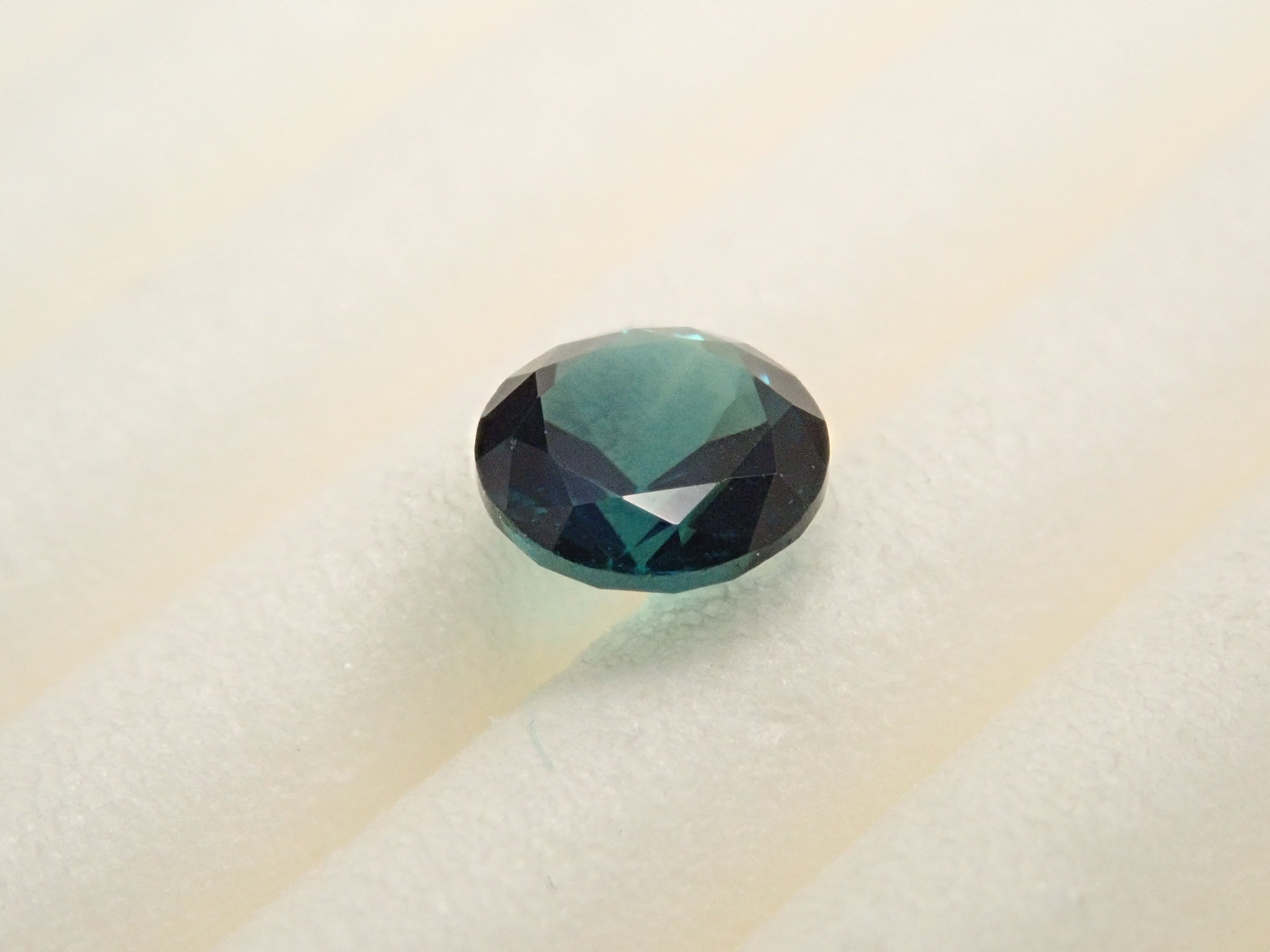 【1/11 22時販売】アフガニスタン産ブルートルマリン 4.0mm/0.268ctルース(ラグーントルマリン)