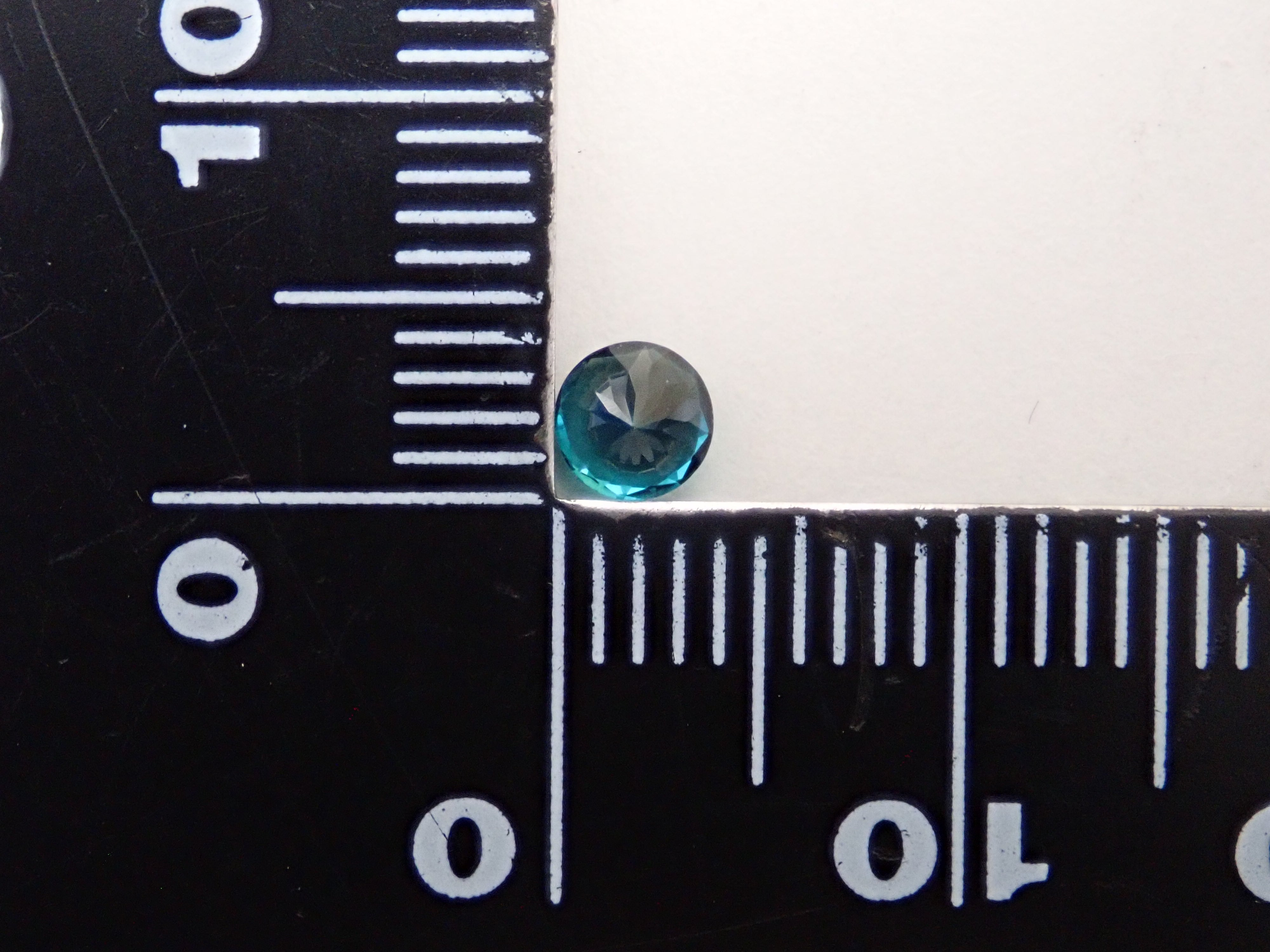 【1/11 22時販売】アフガニスタン産ブルートルマリン 4.0mm/0.268ctルース(ラグーントルマリン)