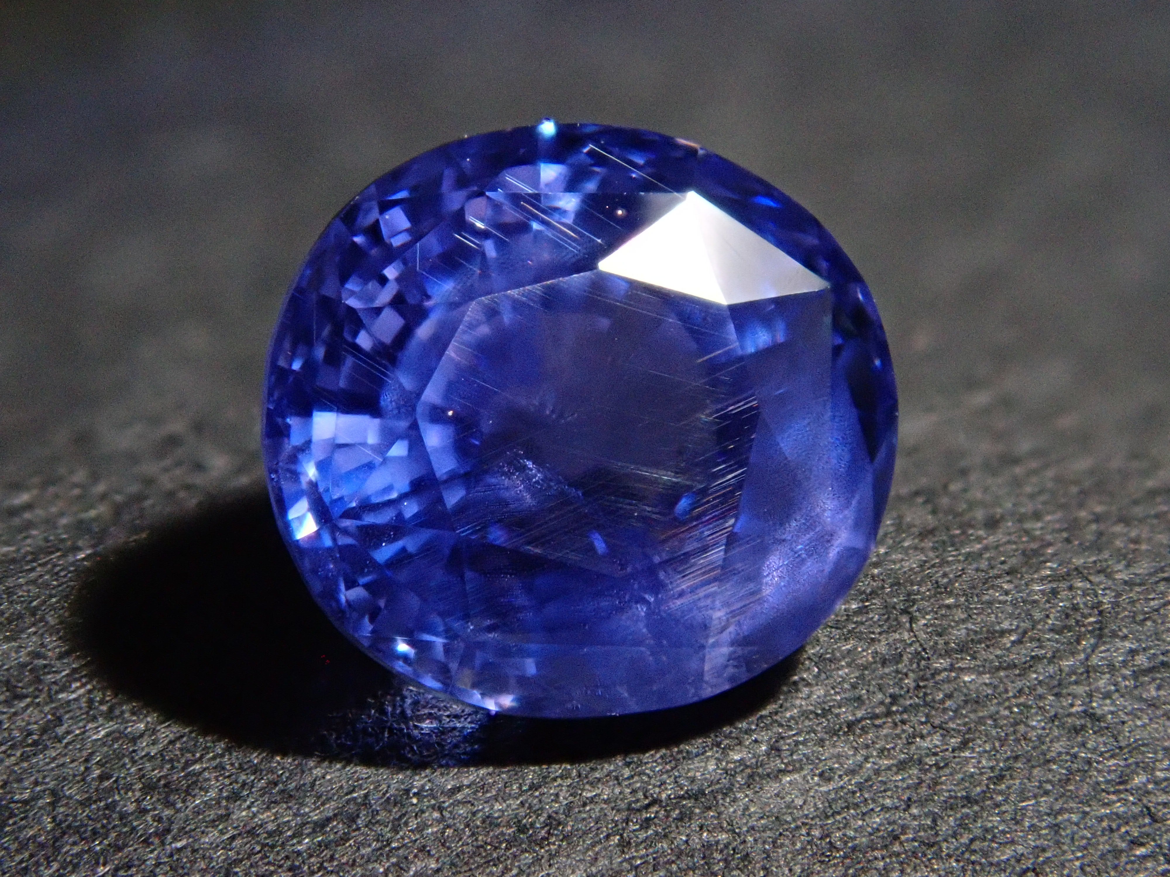 マダガスカル産非加熱ブルーサファイア 1.380ctルース AIGS