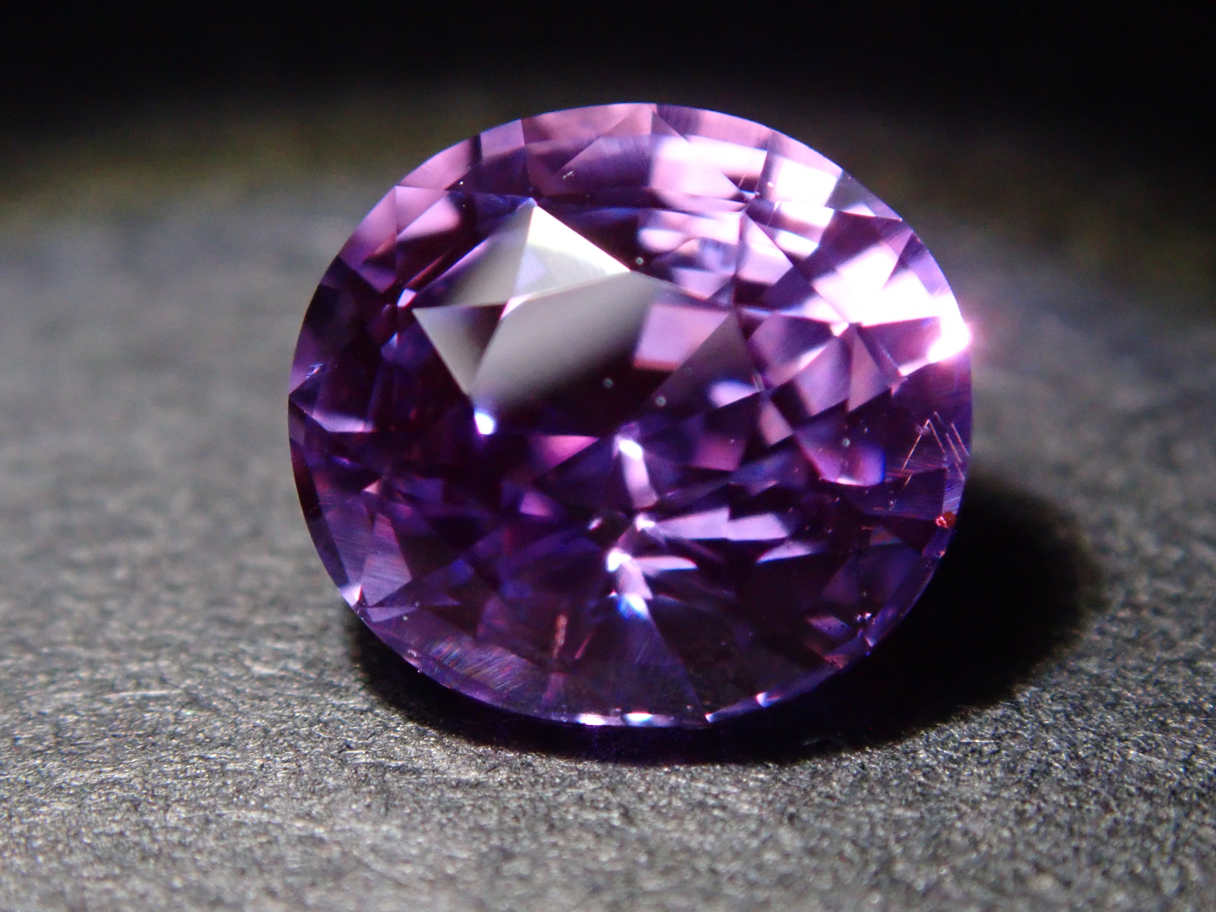 未加熱的馬達加斯加紫色藍寶石 1.170克拉 散裝 GIT