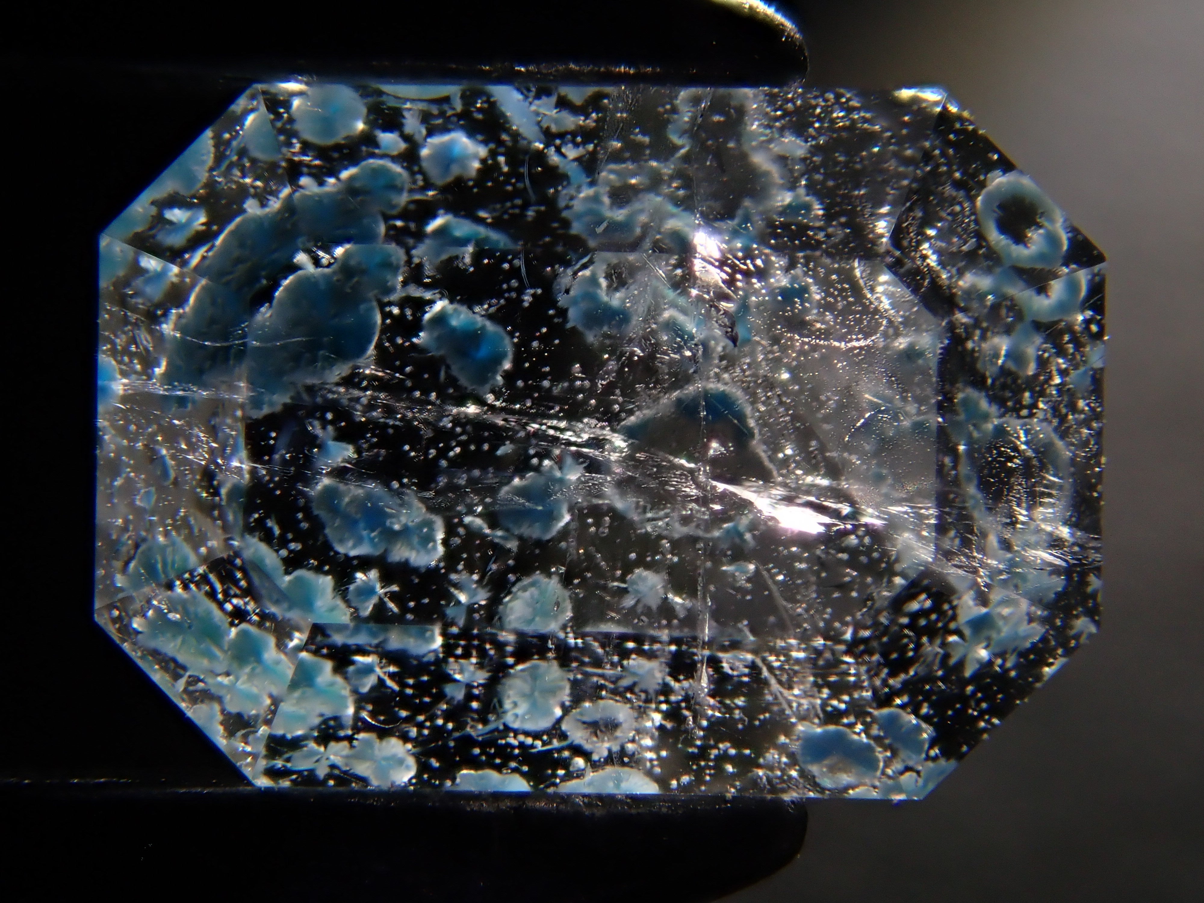 【1/18 22時販売】ブラジル産メデューサクォーツ(パライバクォーツ) 0.748ctルース