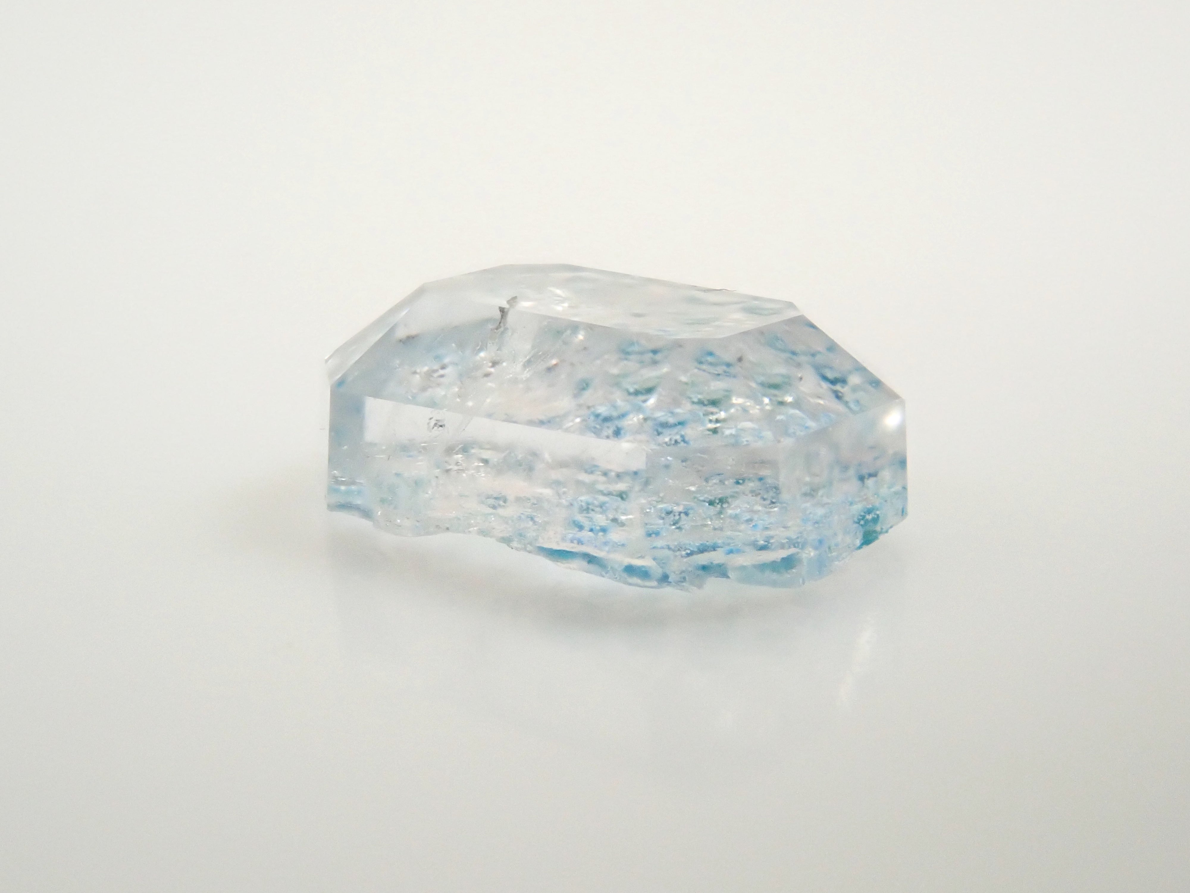 【1/18 22時販売】ブラジル産メデューサクォーツ(パライバクォーツ) 0.748ctルース