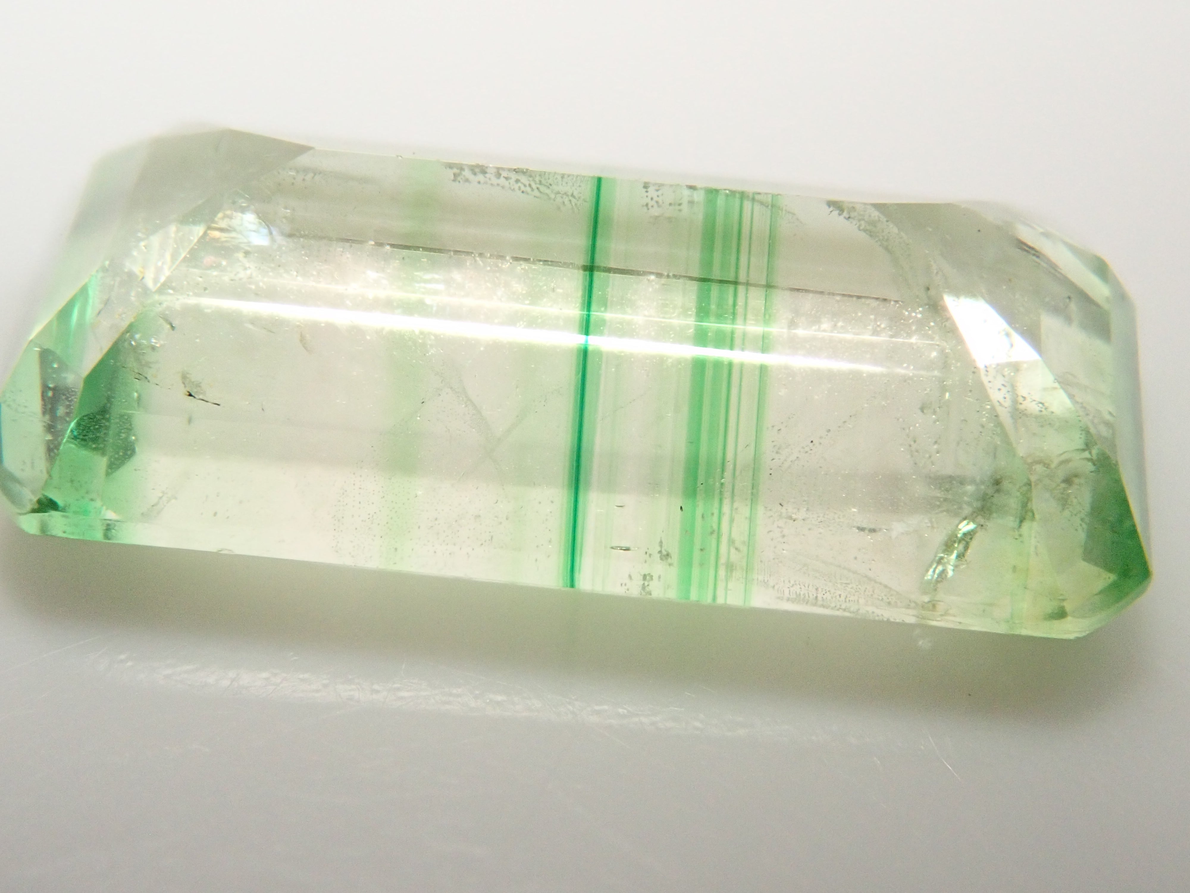 【1月18日晚間10點開售】坦尚尼亞雙色鈣鋁榴石 2.997克拉 散裝