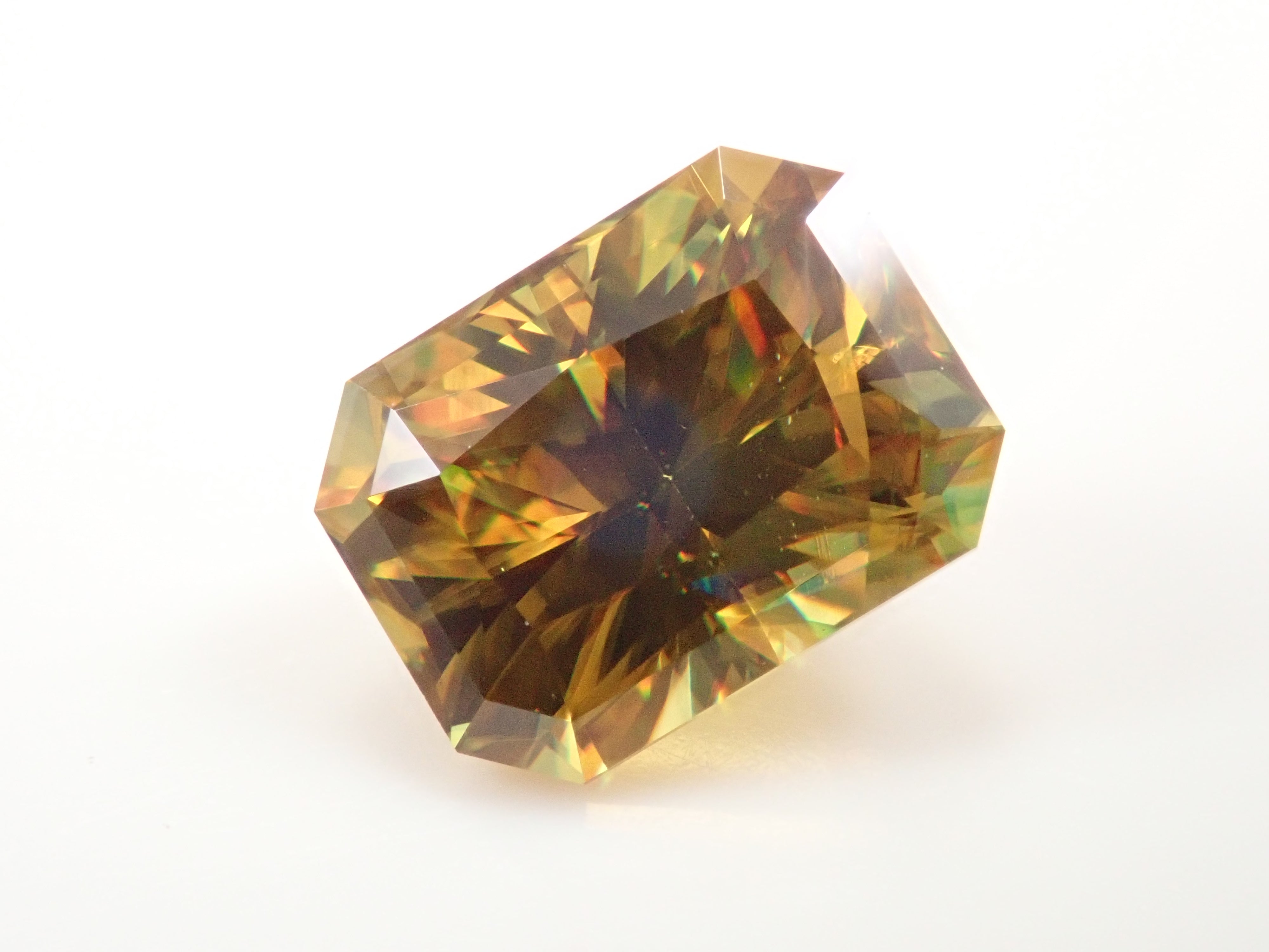 【1/20 22時販売】ジンバブエ産スフェーン 2.067ctルース