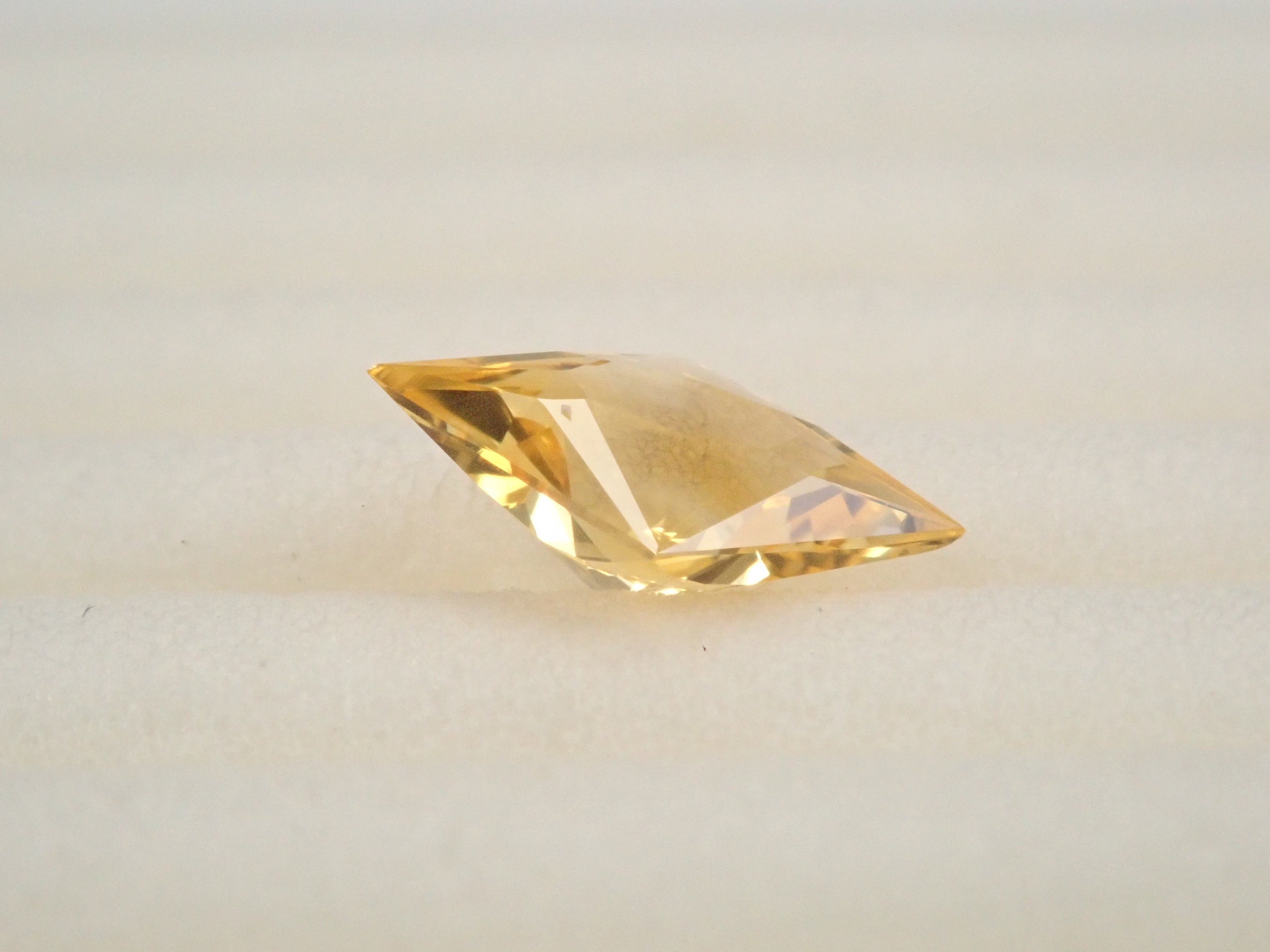 【1/17 22時販売】スリランカ産イエローサファイア 0.526ctルース