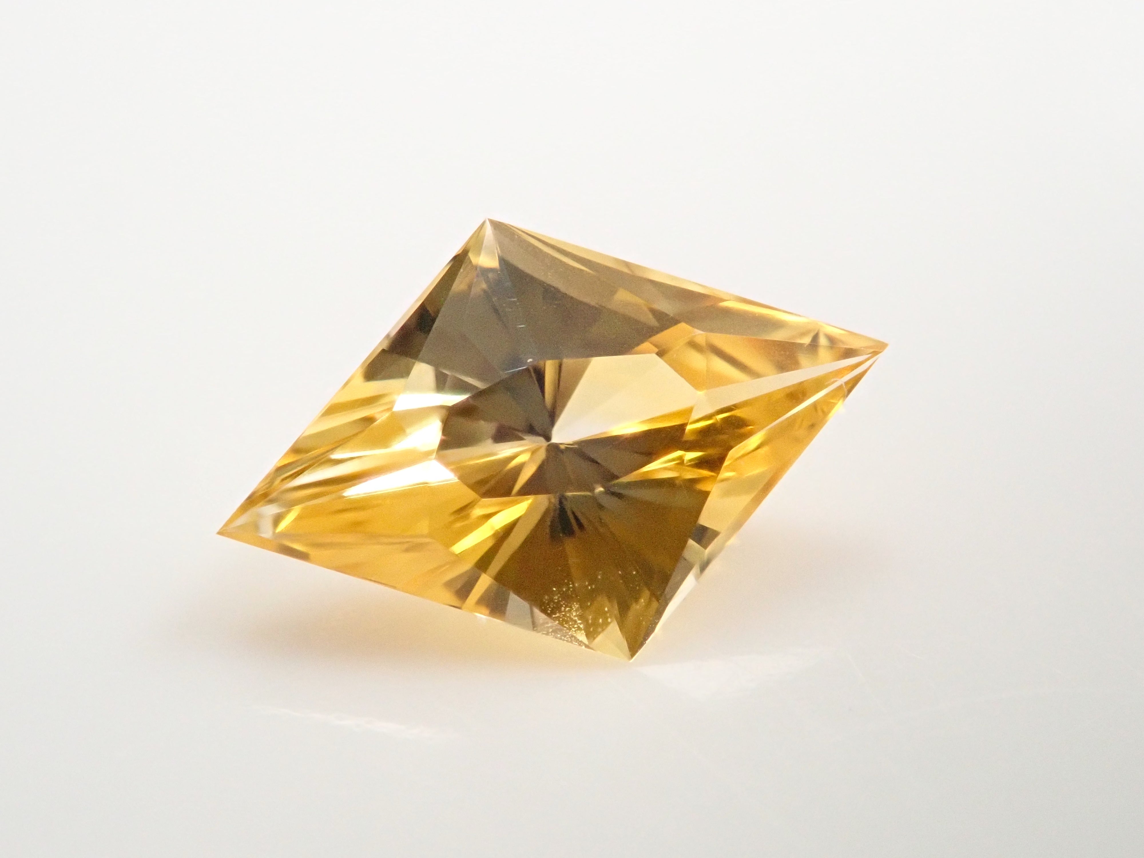 【1/17 22時販売】スリランカ産イエローサファイア 0.526ctルース