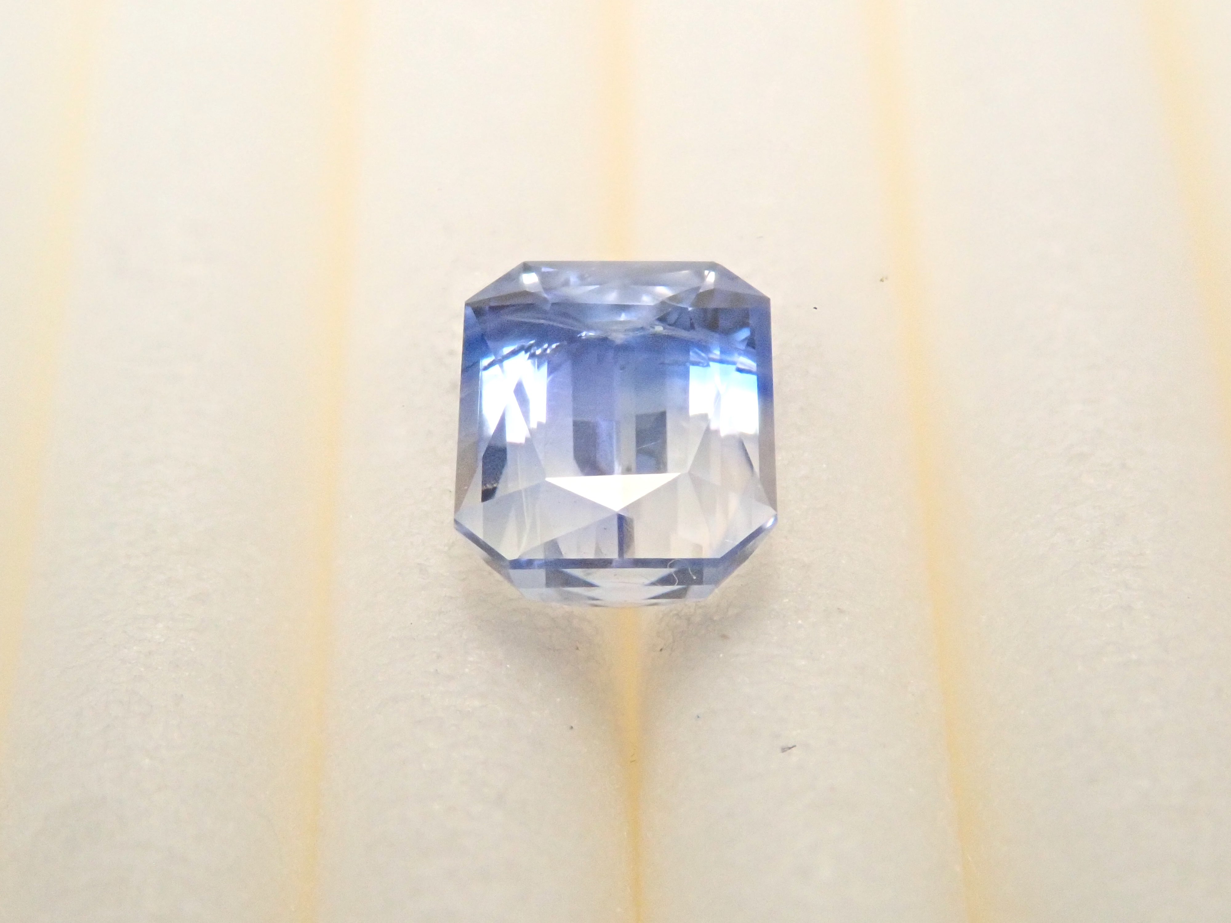 【1/17 22時販売】スリランカ産バイカラーサファイア 0.586ctルース