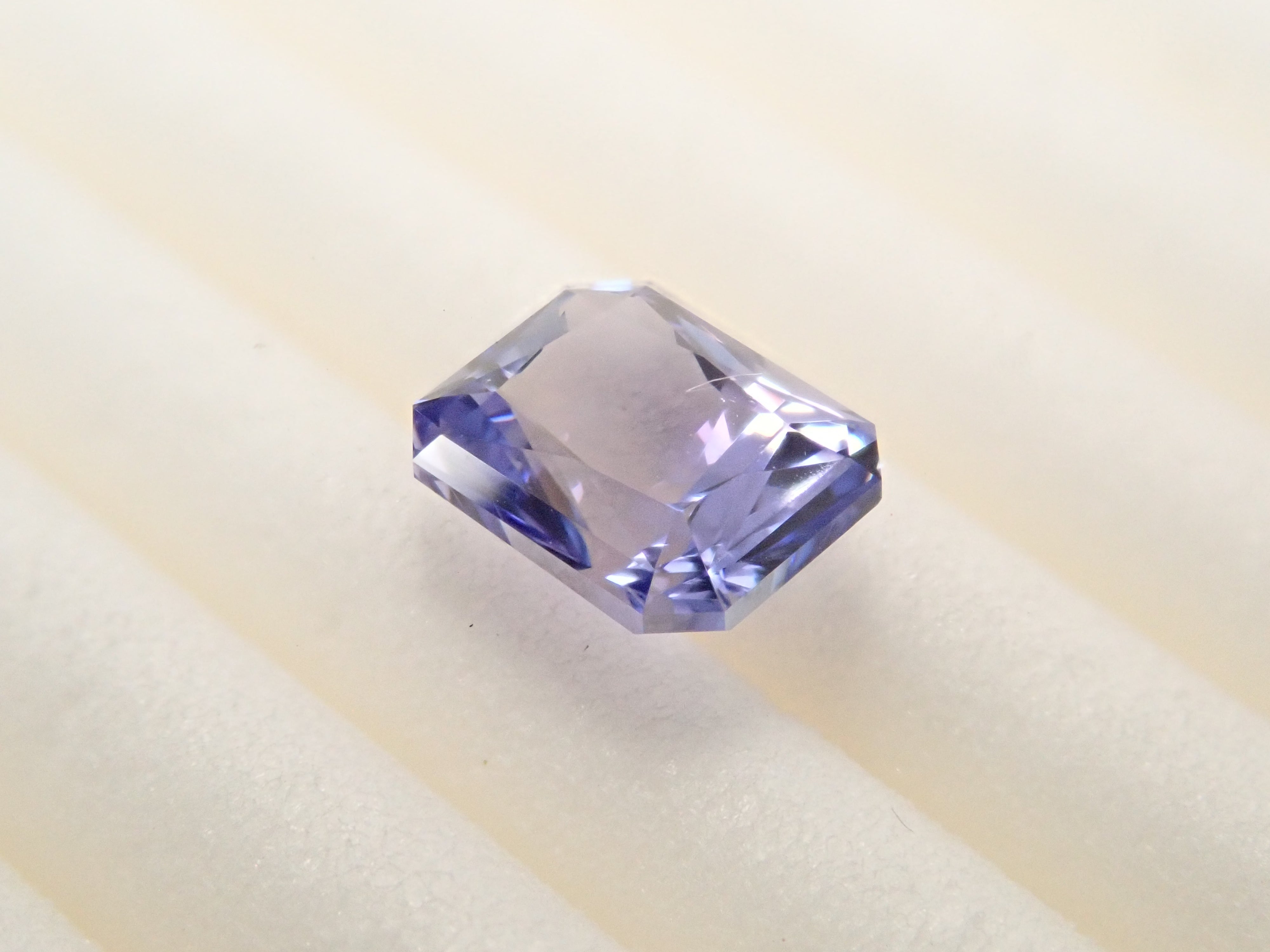 【1/17 22時販売】タンザニア産タンザナイト 0.680ctルース