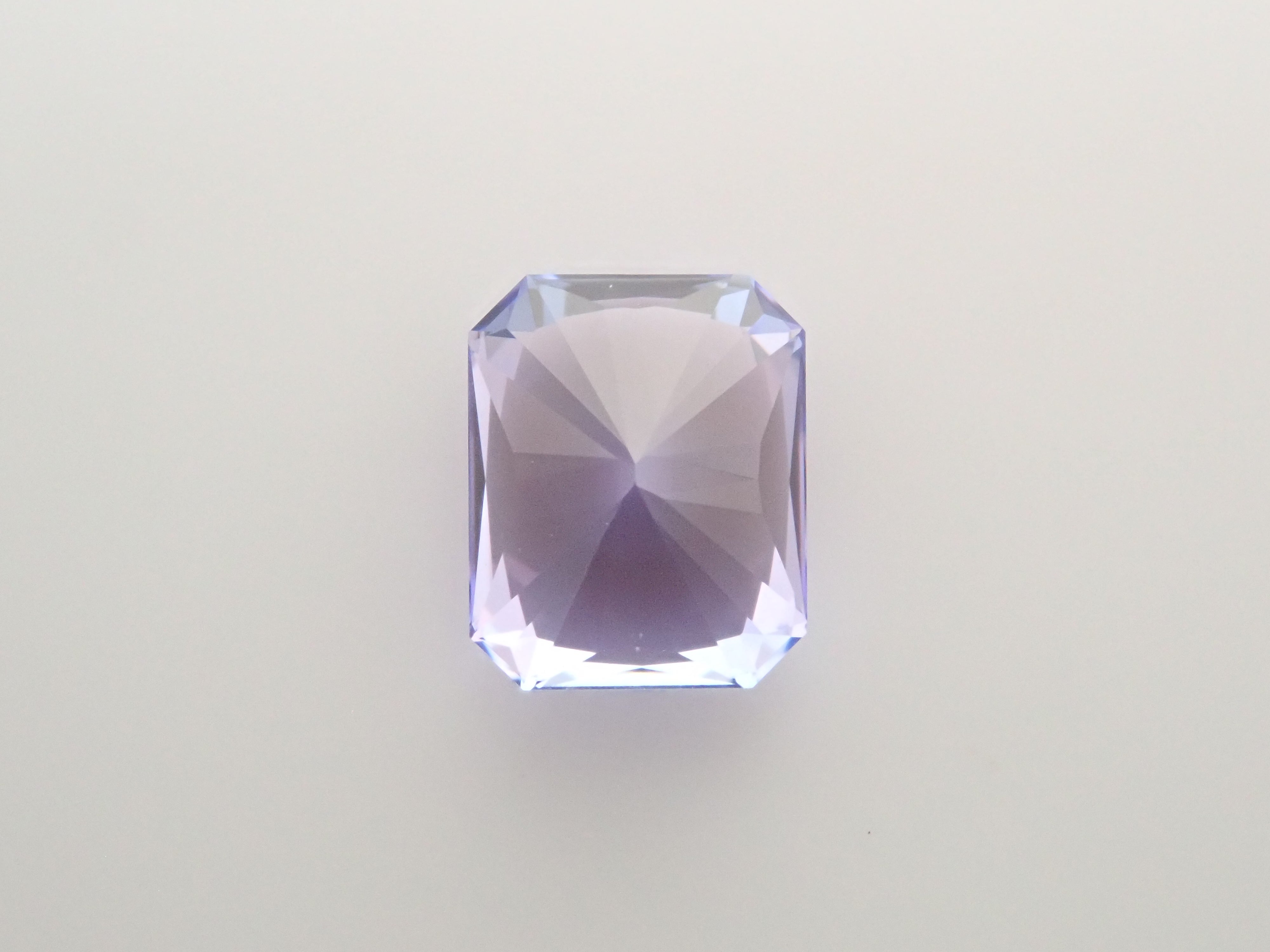 【1/17 22時販売】タンザニア産タンザナイト 0.680ctルース