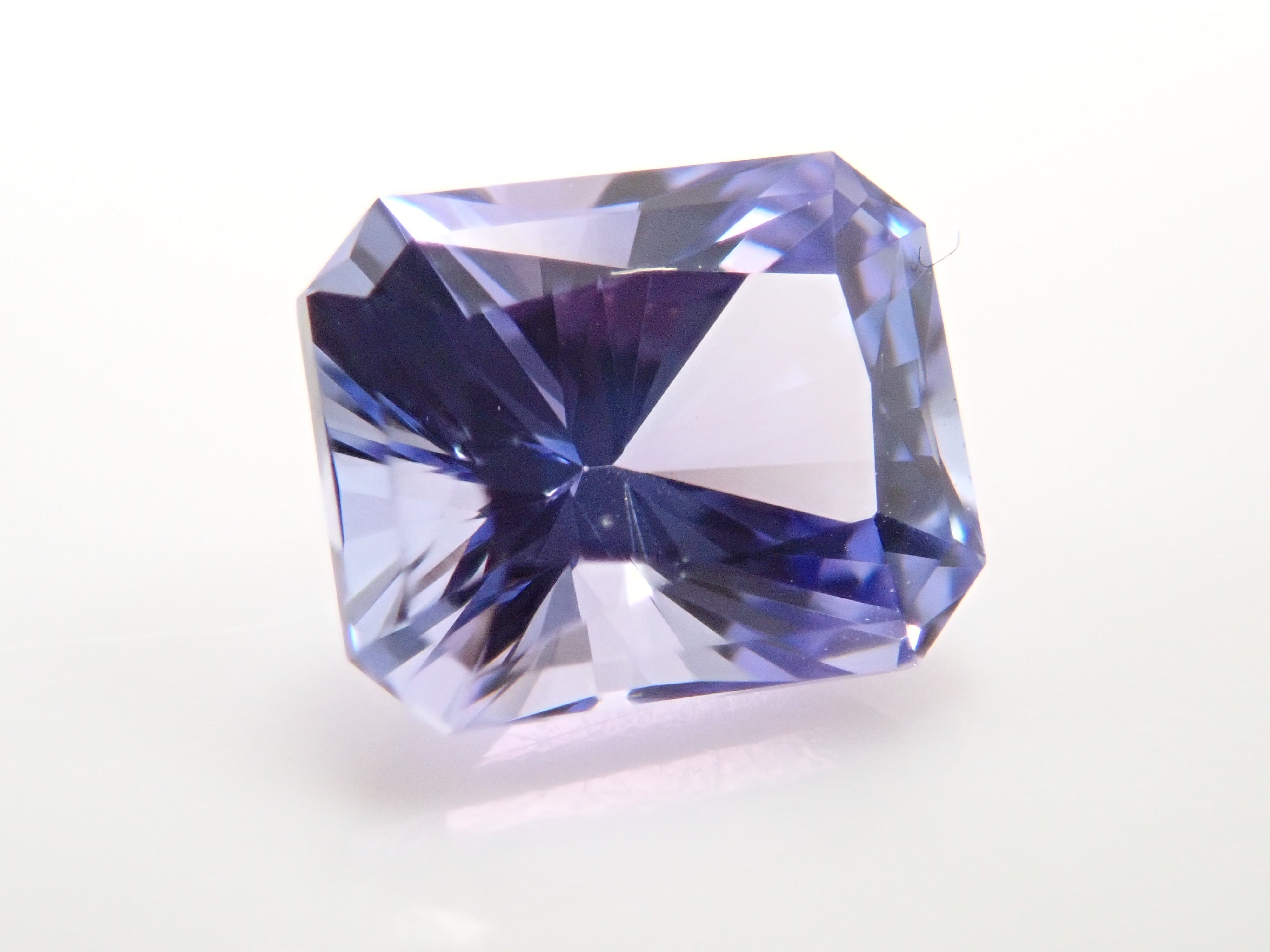 【1/17 22時販売】タンザニア産タンザナイト 0.680ctルース