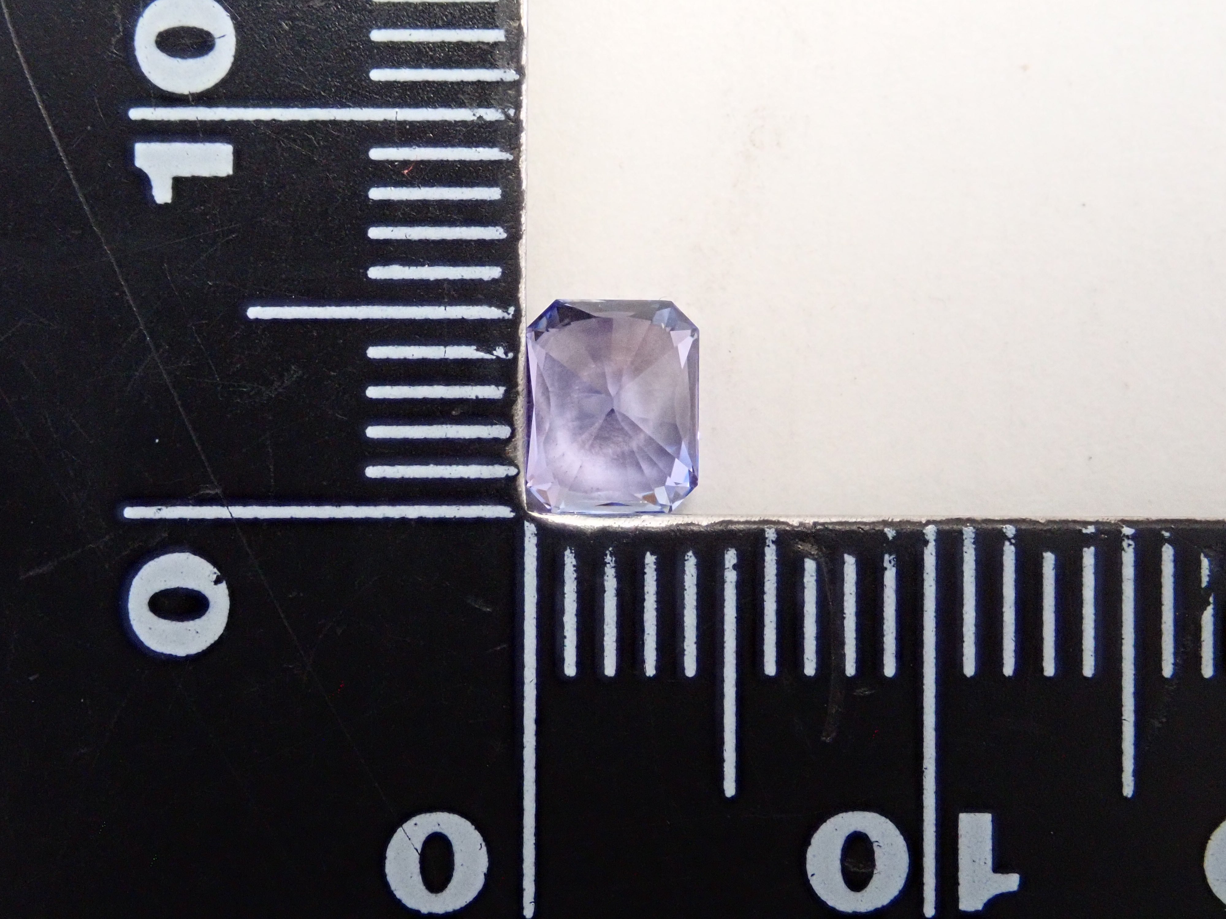 【1/17 22時販売】タンザニア産タンザナイト 0.680ctルース