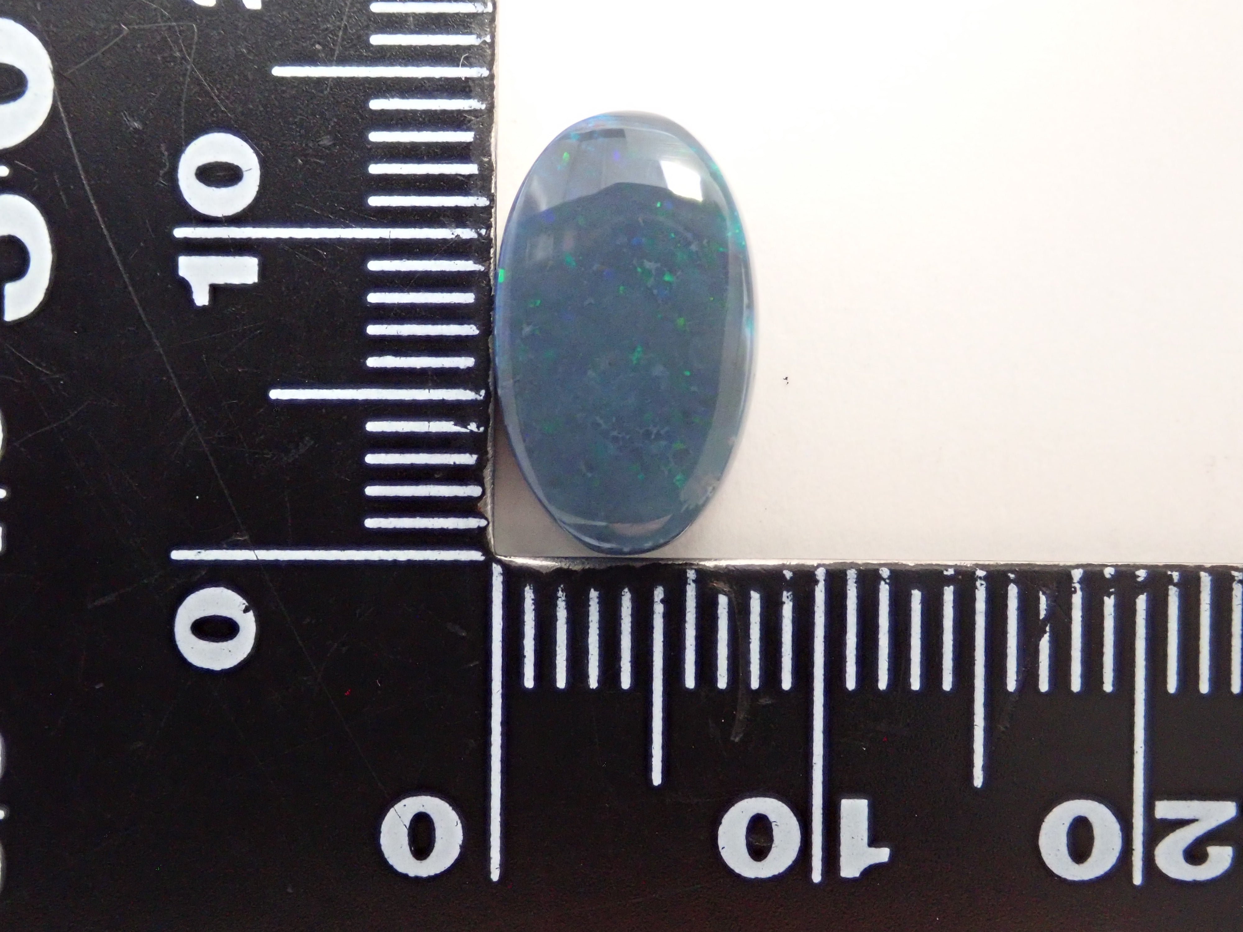 【1/17 22時販売】オーストラリア産ブラックオパール 3.583ctルース(両面タイプ)