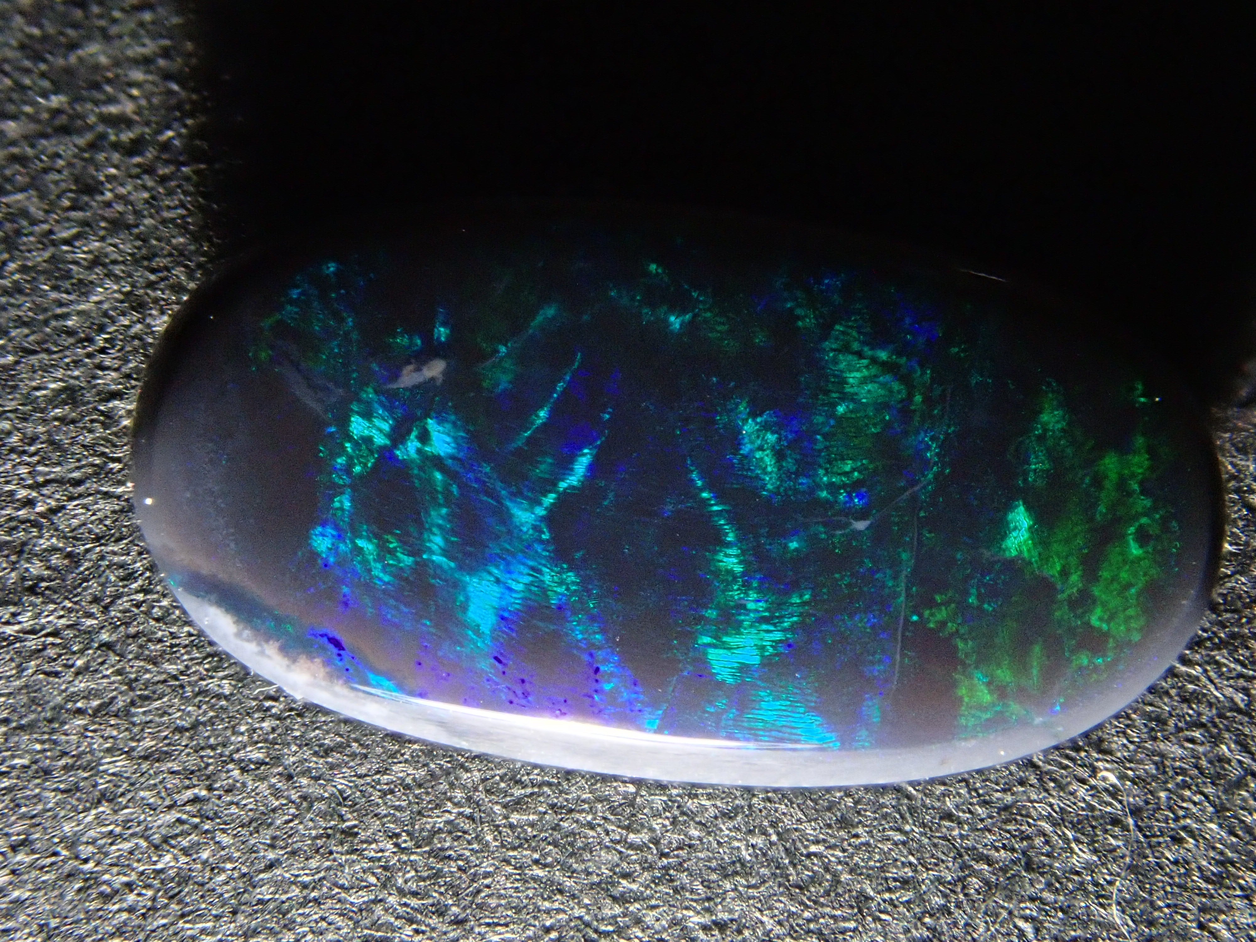 【1月17日晚間10點開售】1.091克拉散裝澳洲黑歐泊