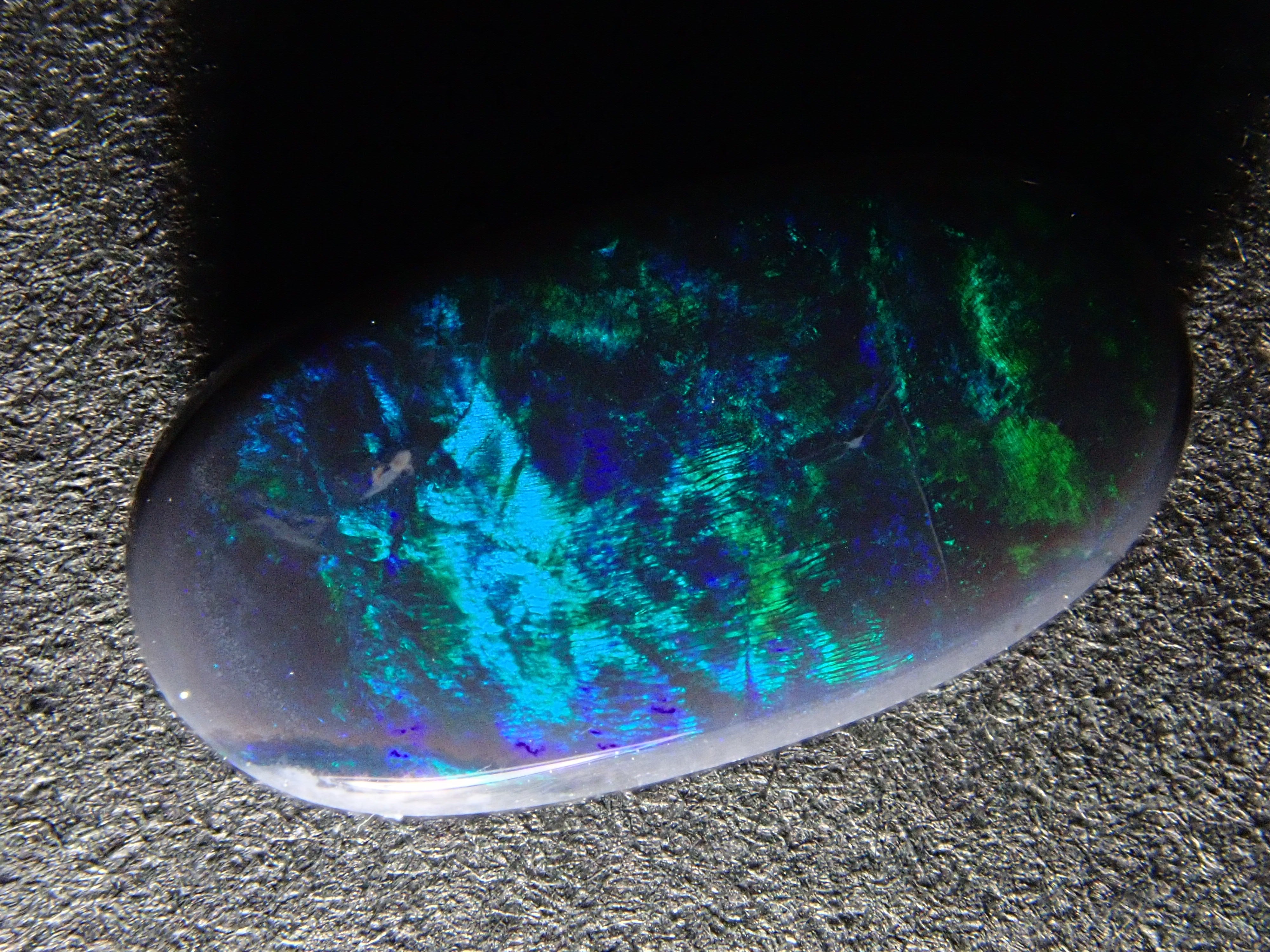 【1月17日晚間10點開售】1.091克拉散裝澳洲黑歐泊