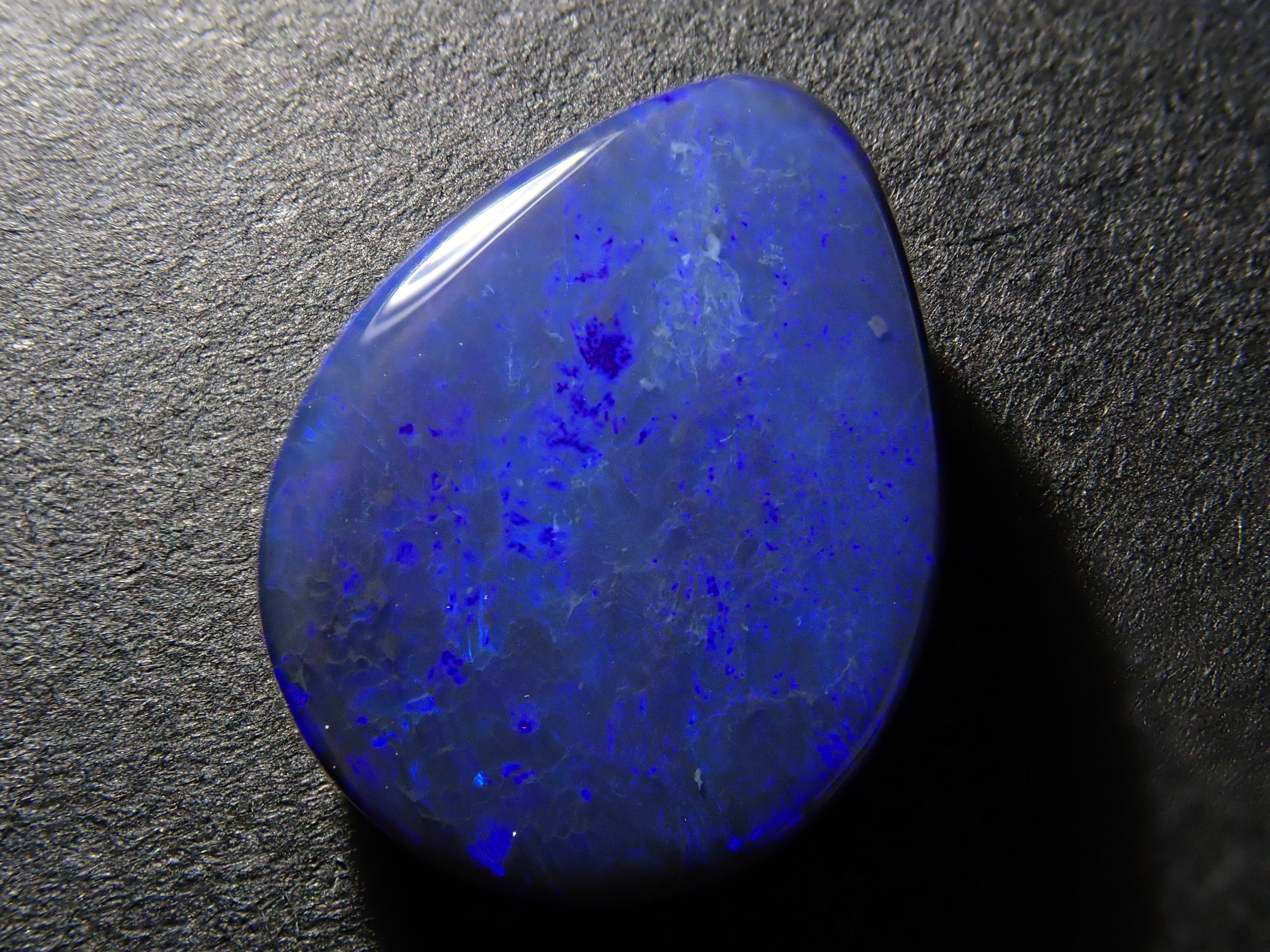 【1月17日晚間10點開售】3.148克拉散裝澳洲黑歐泊