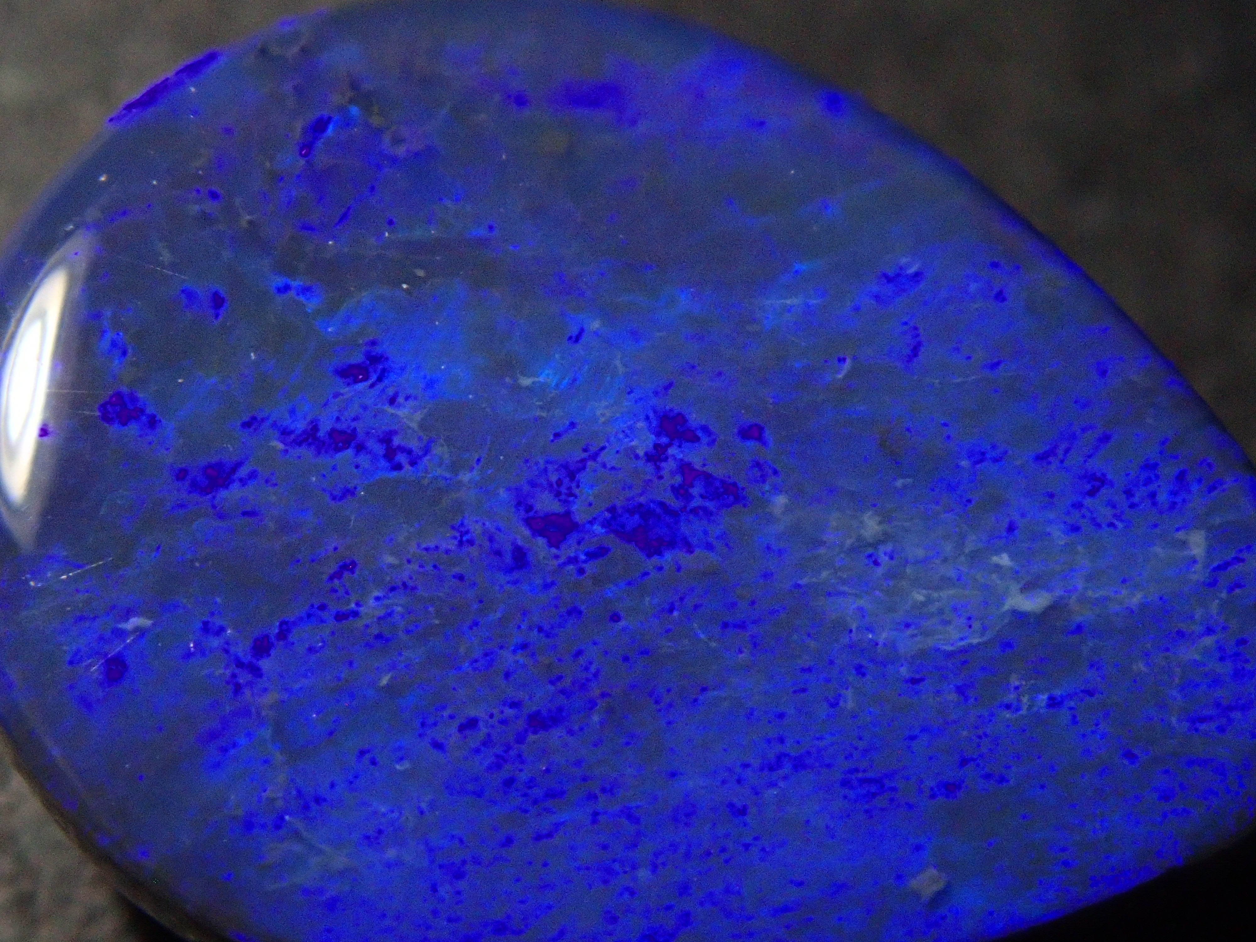 【1月17日晚間10點開售】3.148克拉散裝澳洲黑歐泊